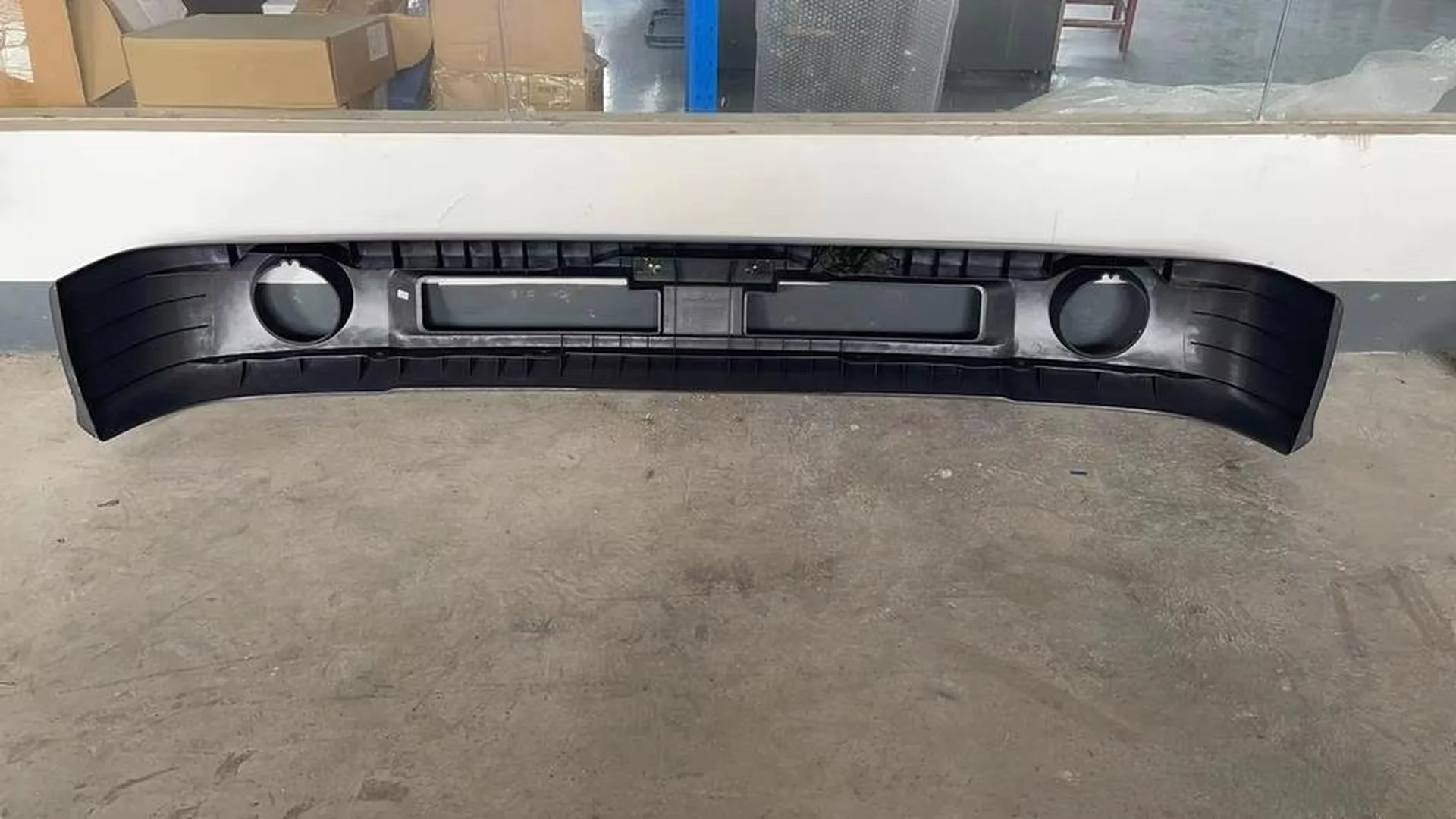 Black Plastic Bumper for Hyundai HD65 / HD78