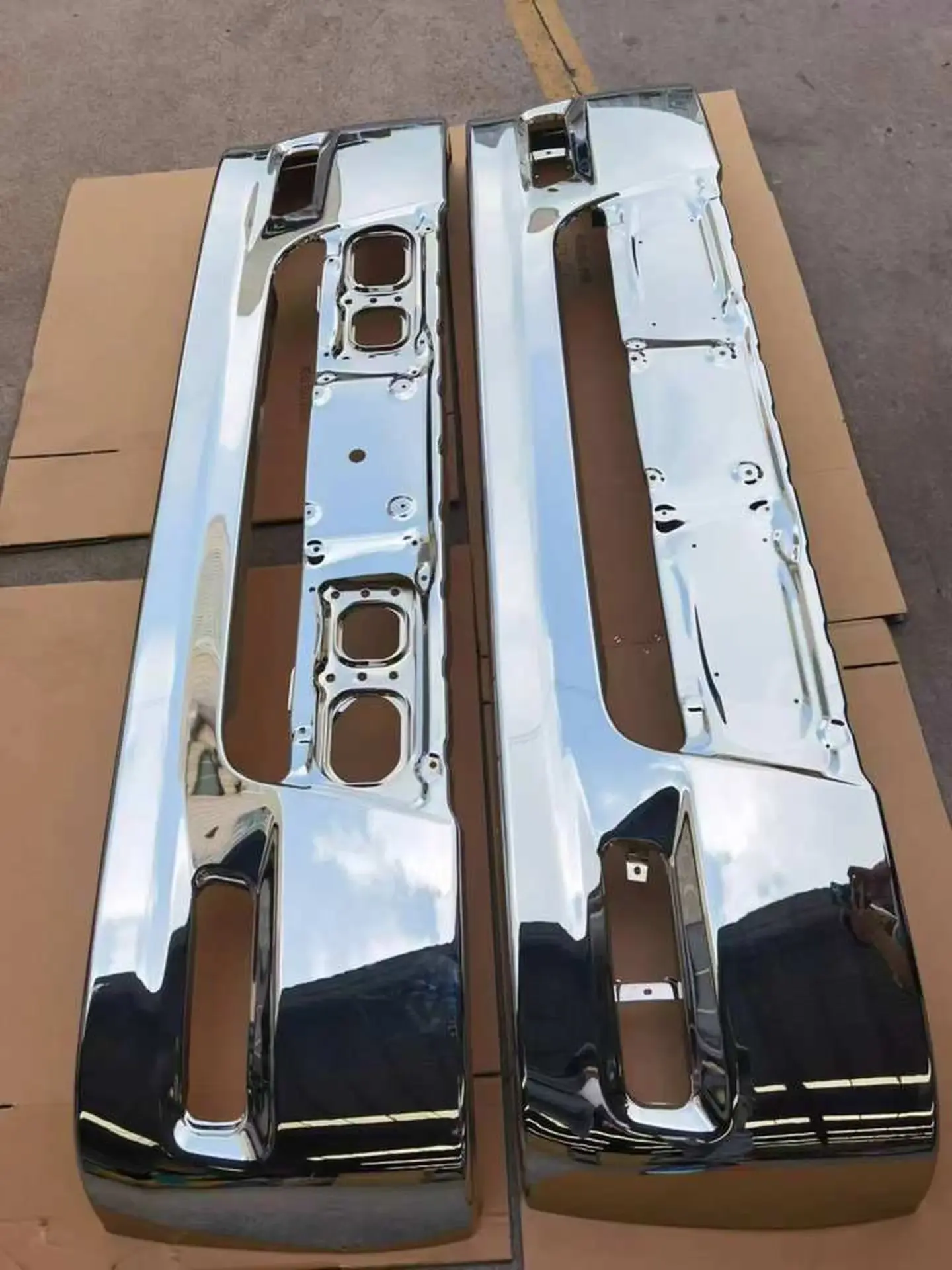 240CM Chrome / White Metal Bumper for Hino