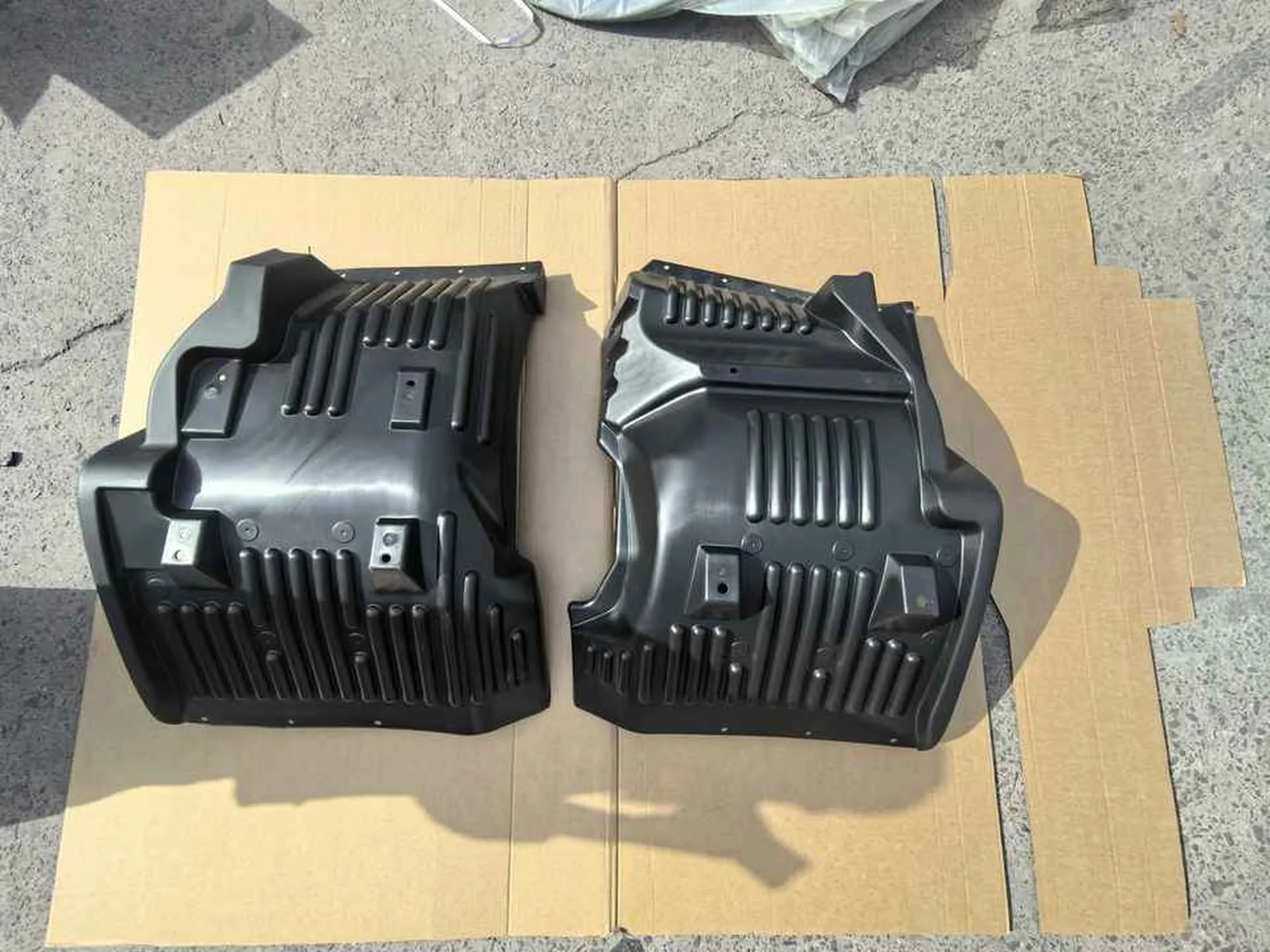 Black Plastic Fender / Mud Flap for Hino Victor