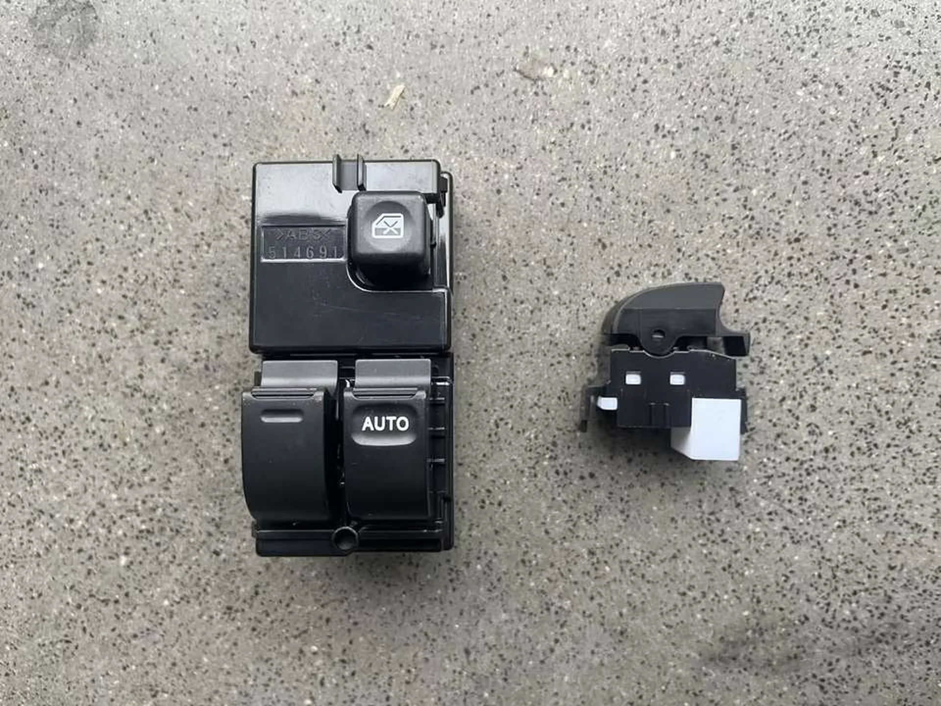 Black Plastic Dashboard / Switch for Hino Mega 500