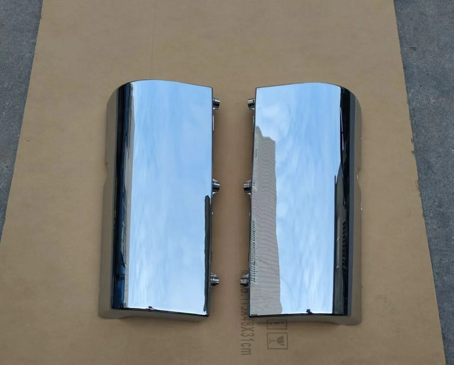 Chrome Plastic Step Panel for Isuzu Giga 2010-2012