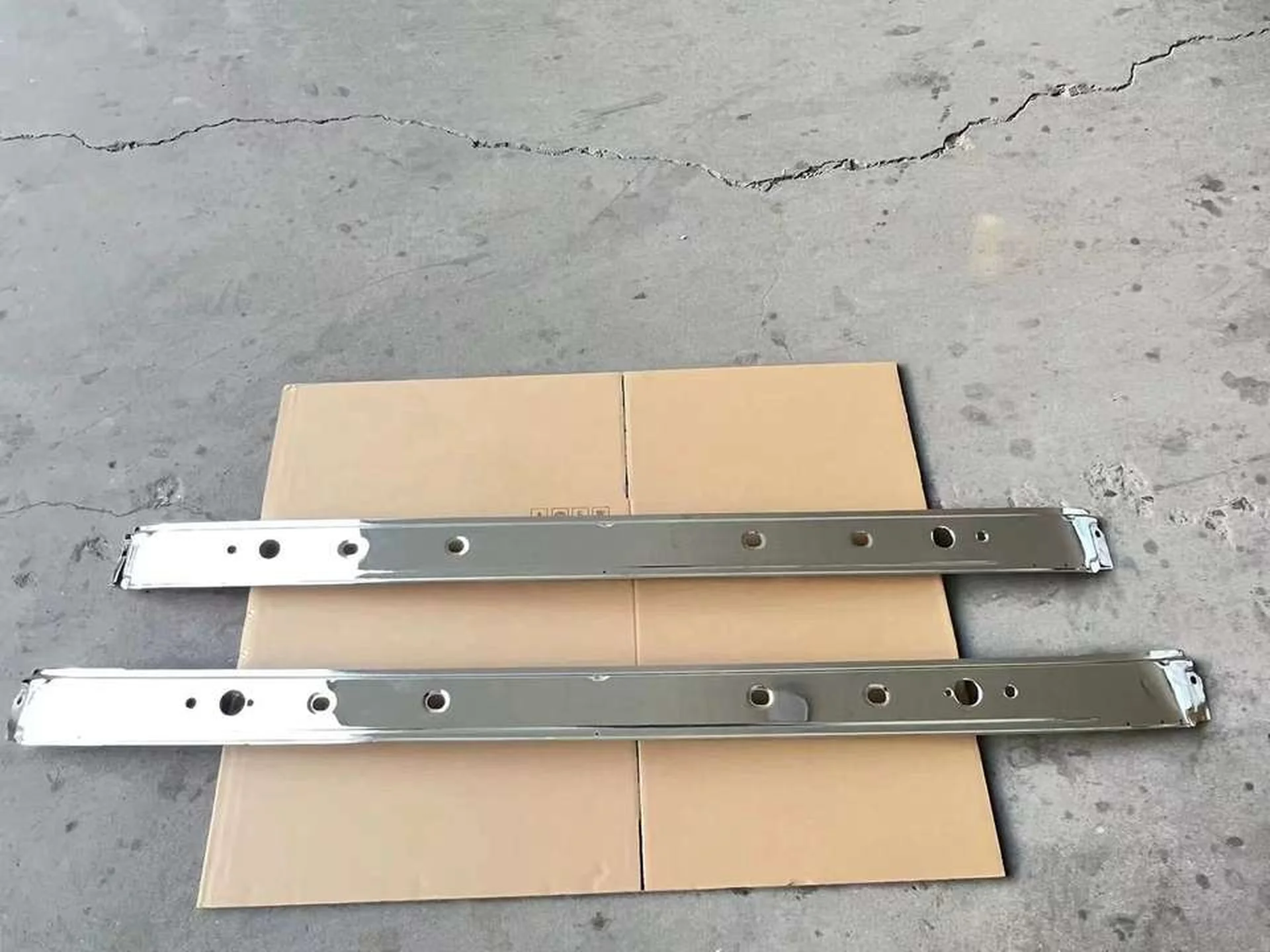 180/200CM Chrome Plastic Wiper Panel / Arm for Mitsubishi FM1524 / FM65F