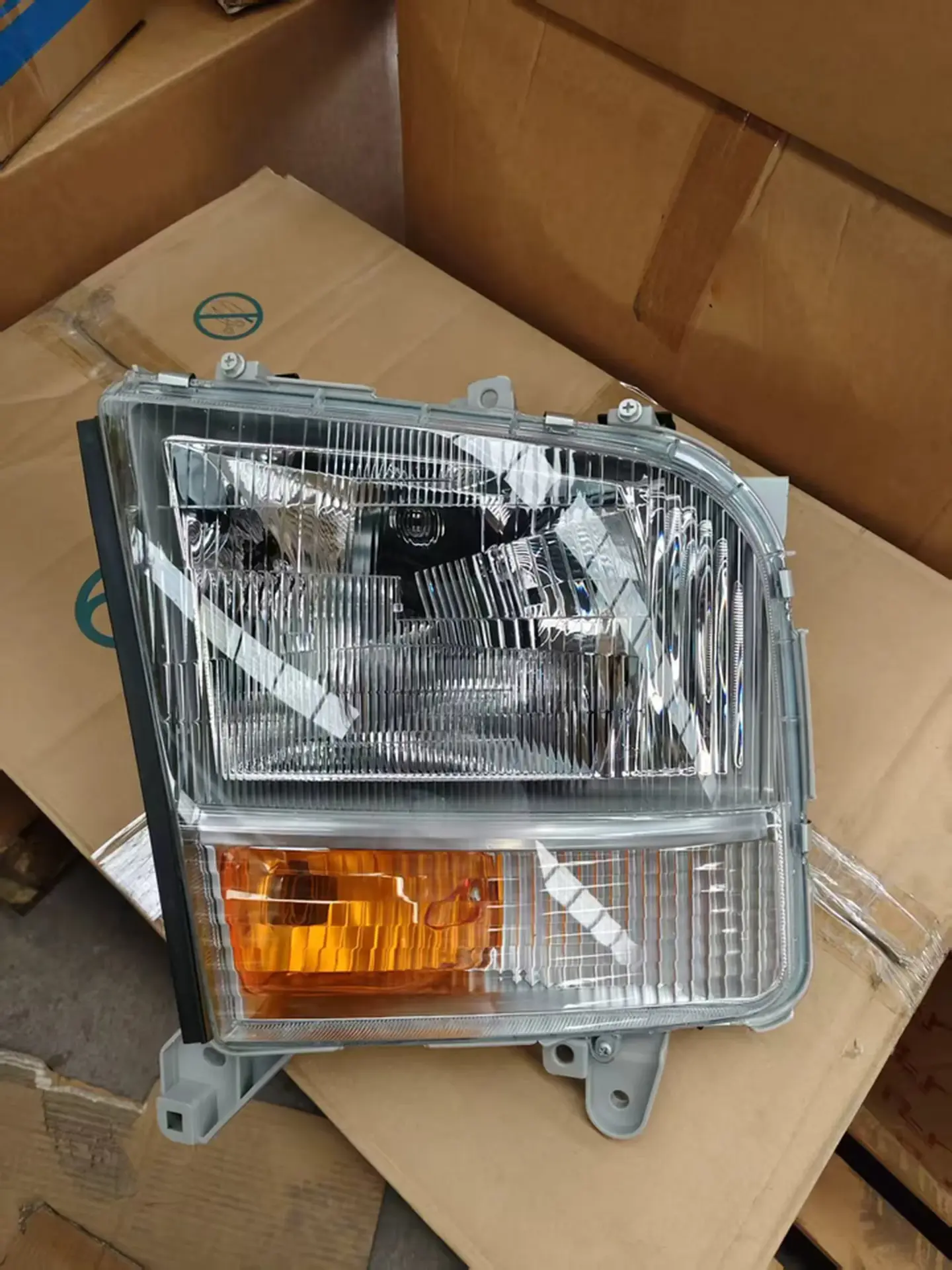24V Plastic Head Lamp for Mitsubishi FM1524 / FM65F