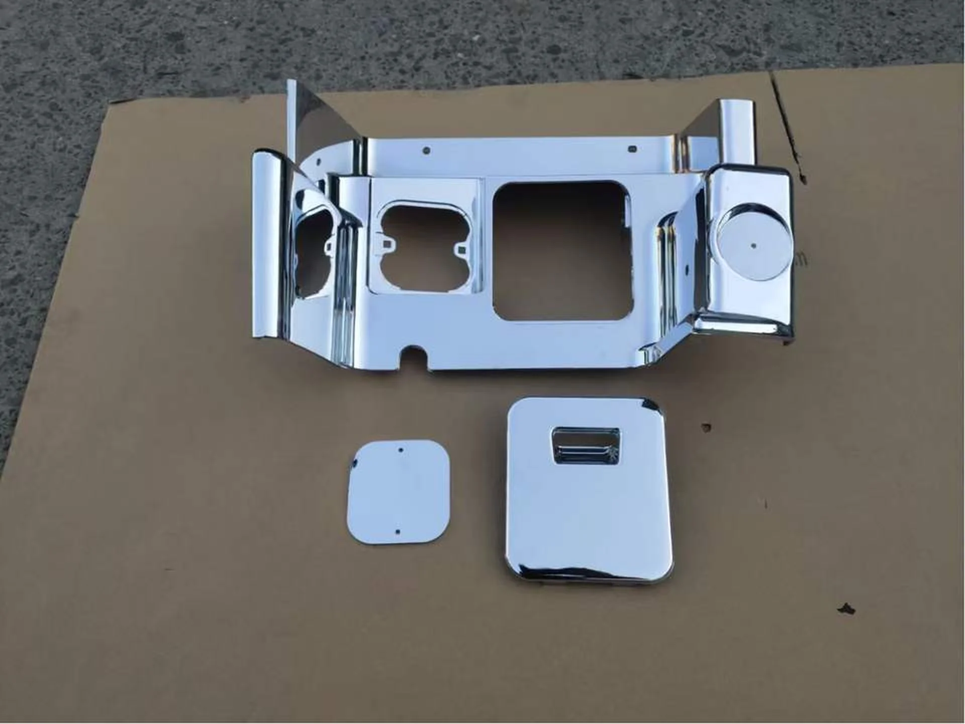 Chrome Plastic Step Panel for Hino Mega 700