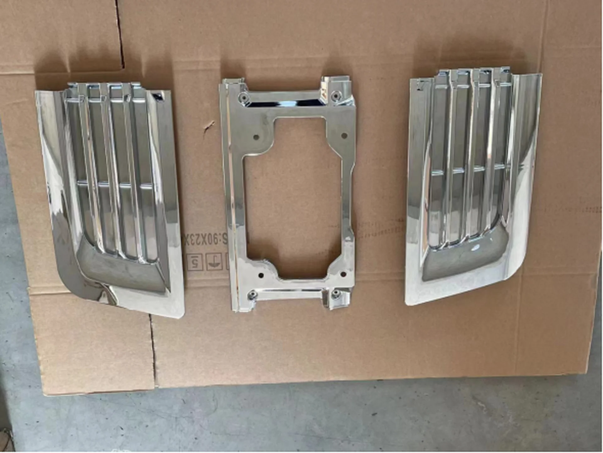 Chrome / Black Plastic Bumper for Hino Profia