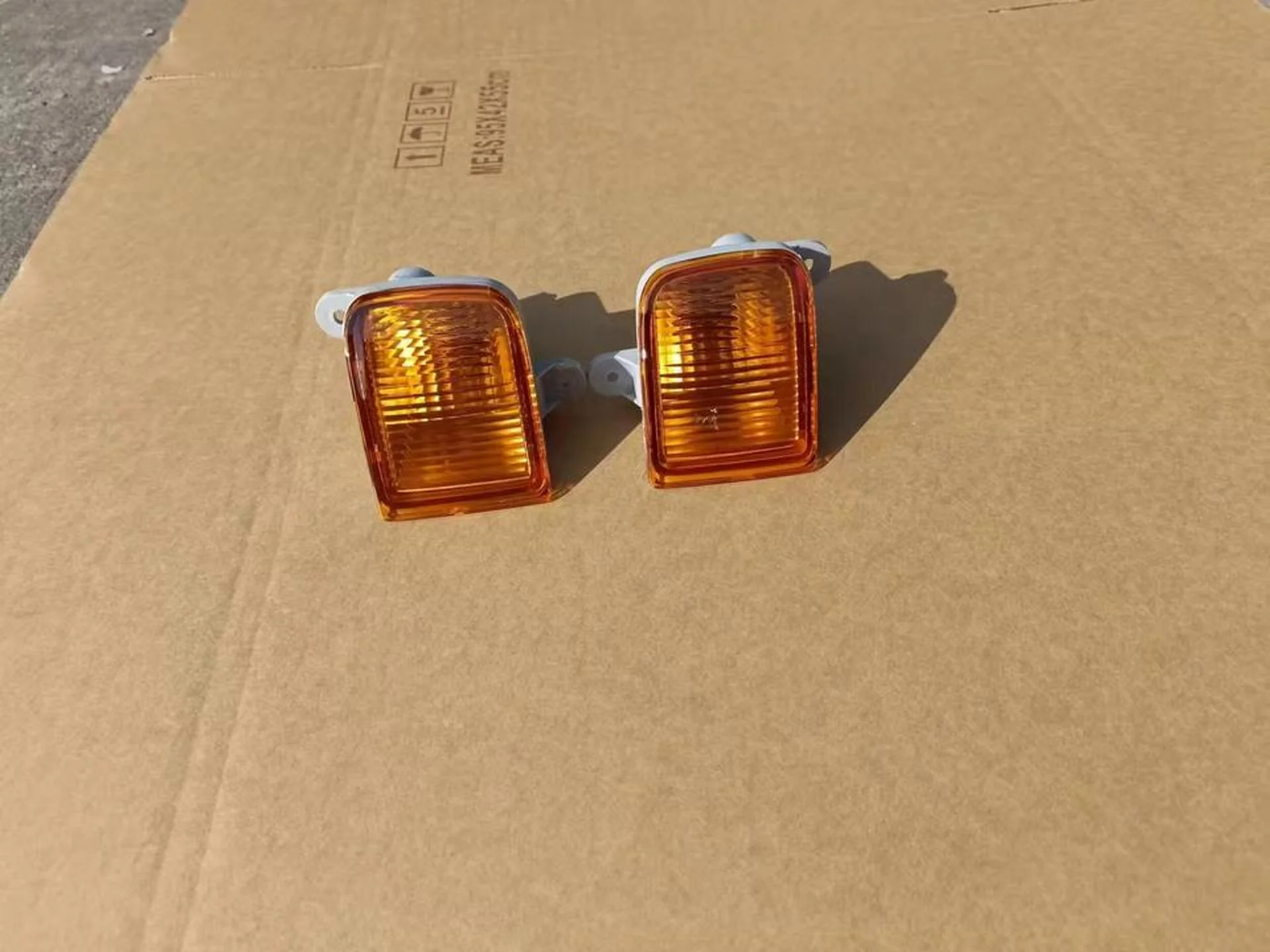 13*7.5CM White / Yellow Plastic Fog Lamp for Hino Profia
