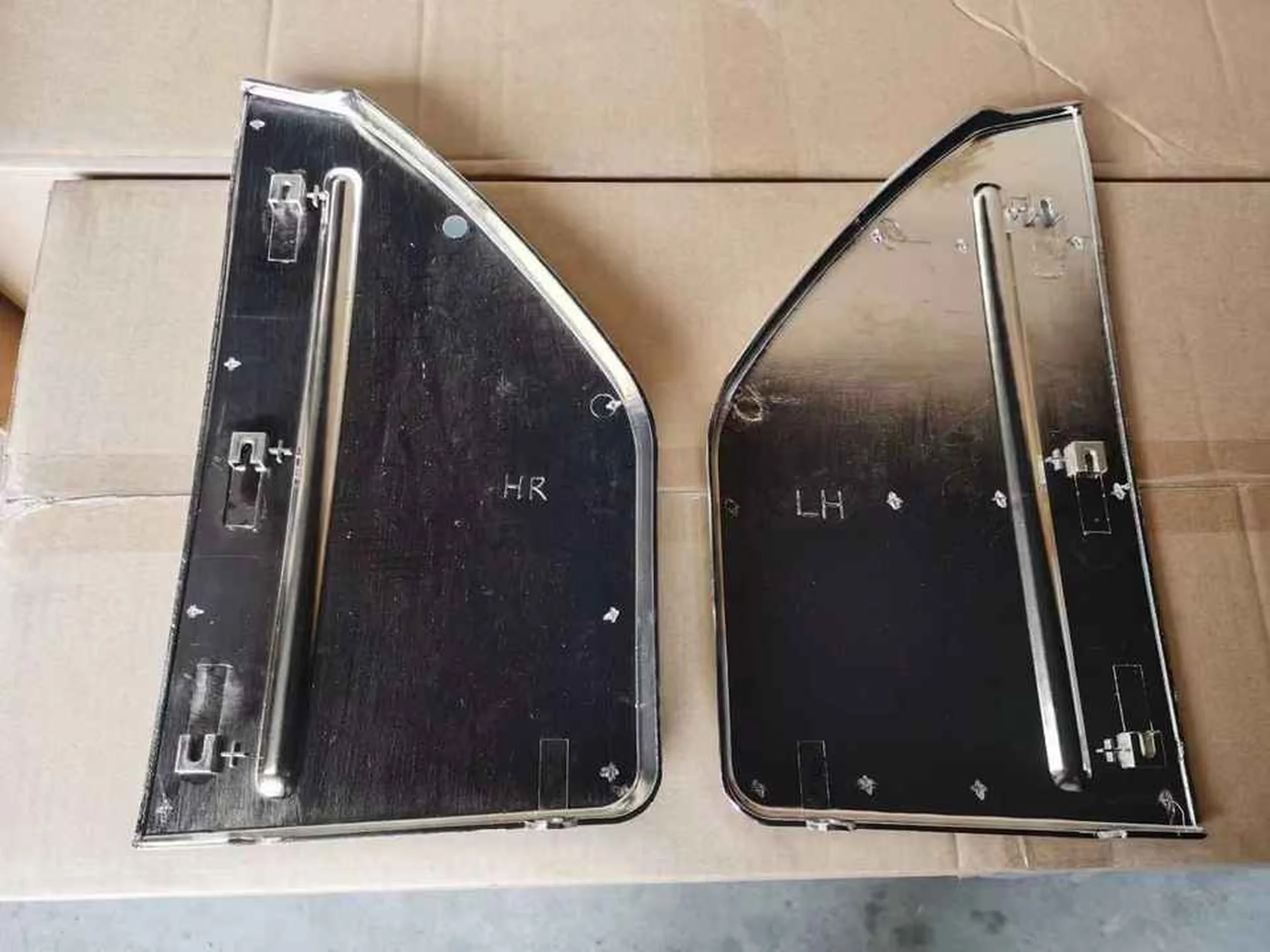 Chrome / White Plastic Step Panel for Hino FM3M / FM2K