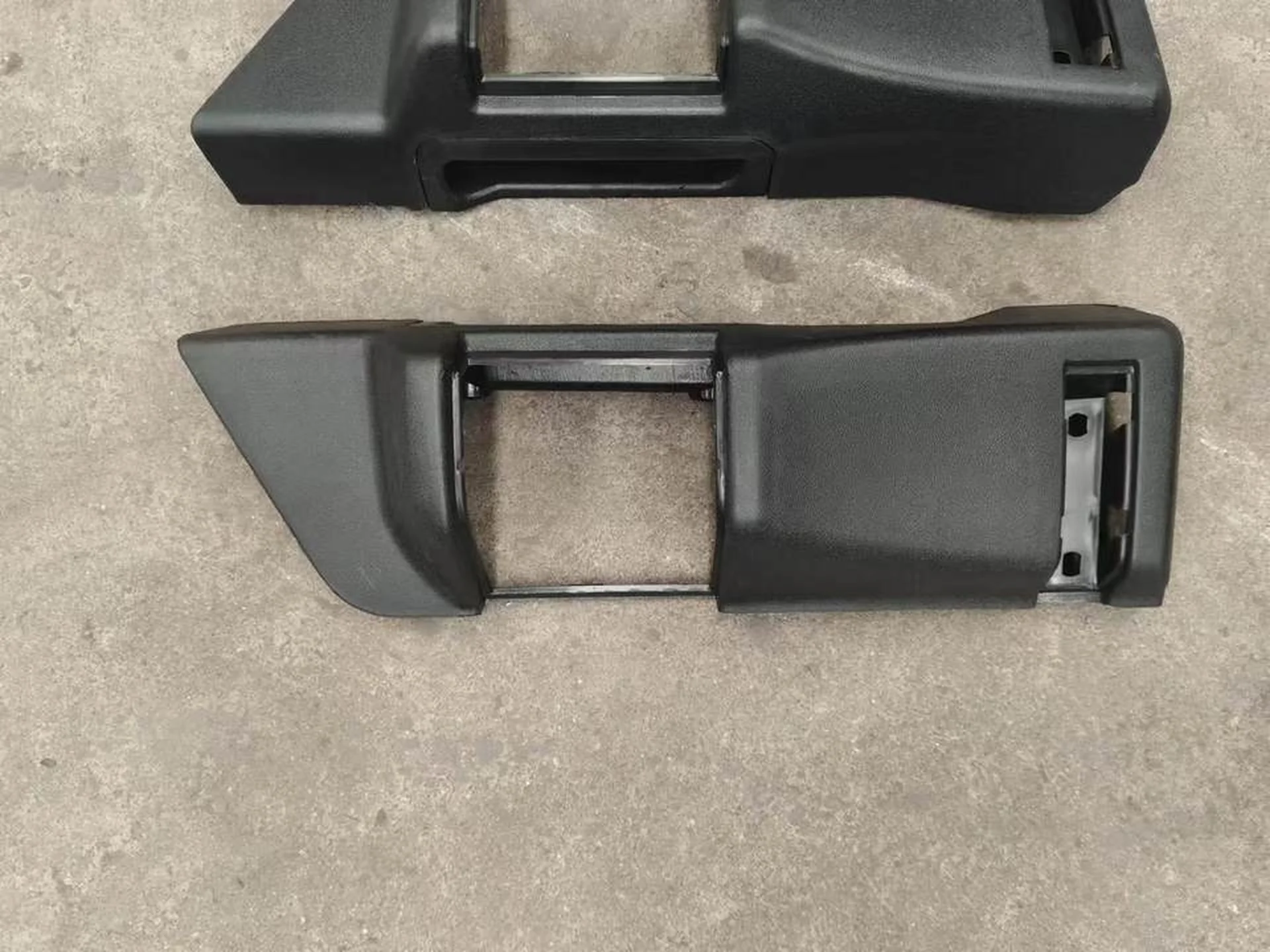 5CM Black Plastic Ashtray for Hino FM3M / FM2K