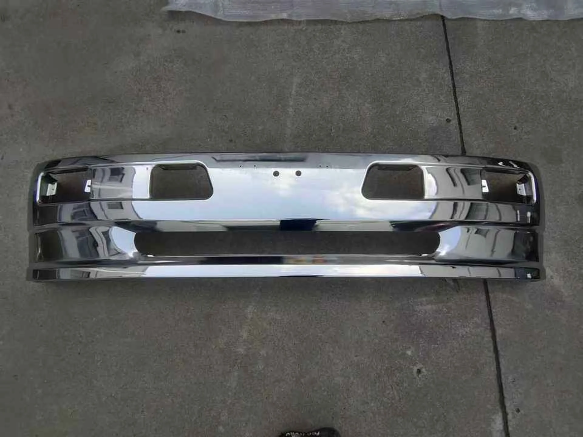 225CM Chrome / White Metal Bumper for Hino FM3M / FM2K