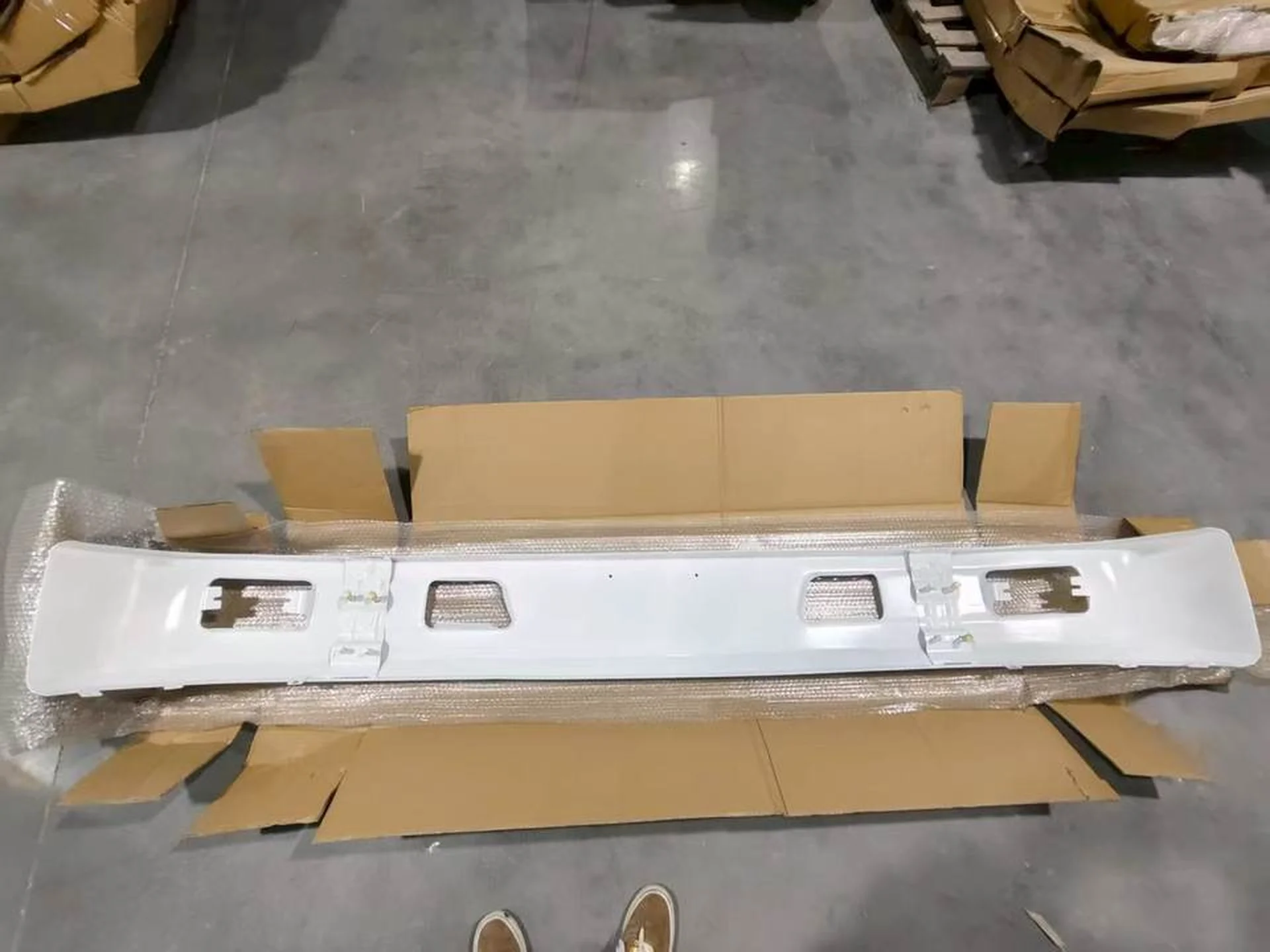 225*205CM Chrome / White Metal Bumper for Hino FM3M / FM2K