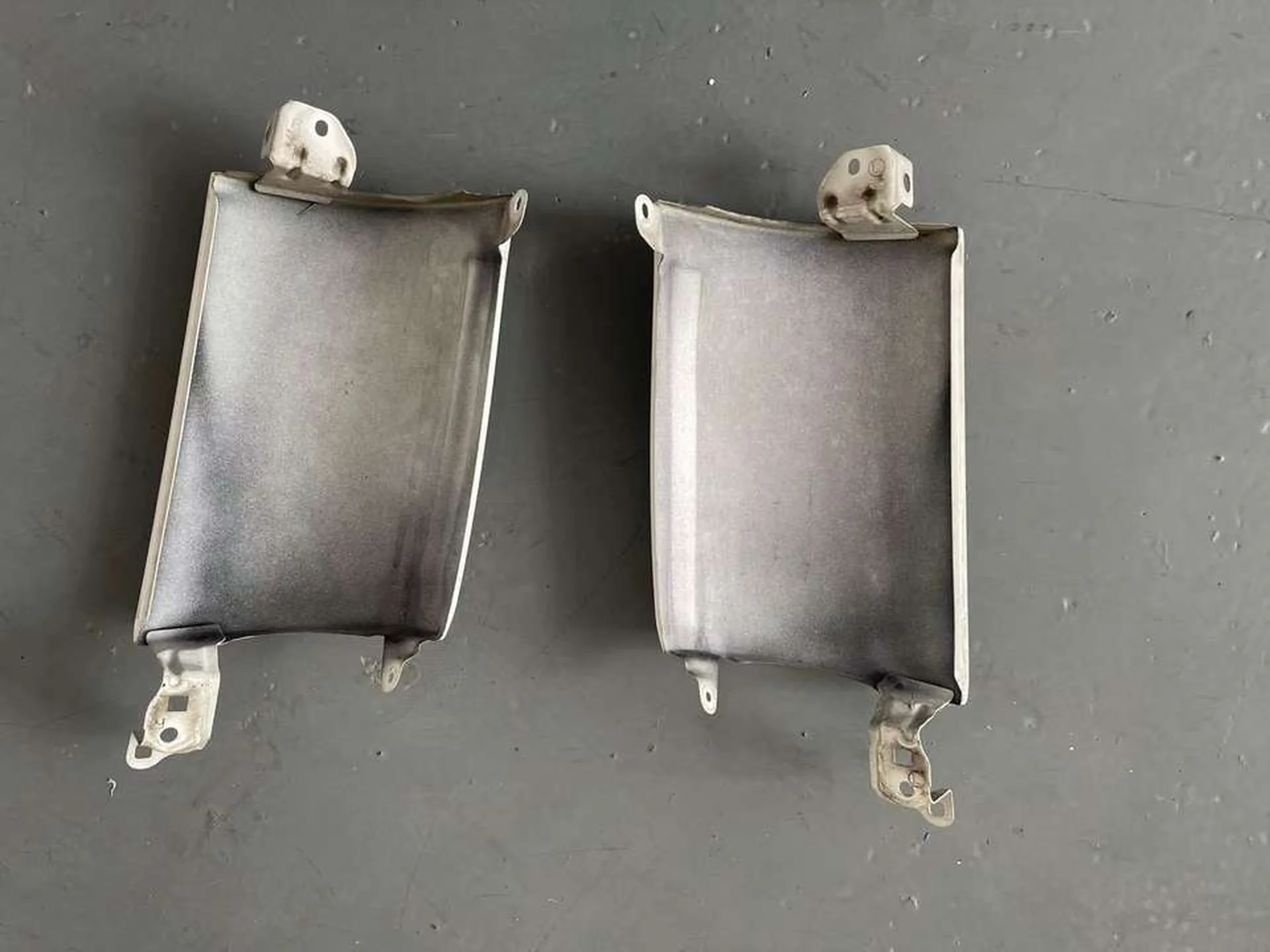 18*38CM Chrome / White Metal Corner Panel for Hino 300 Dutro