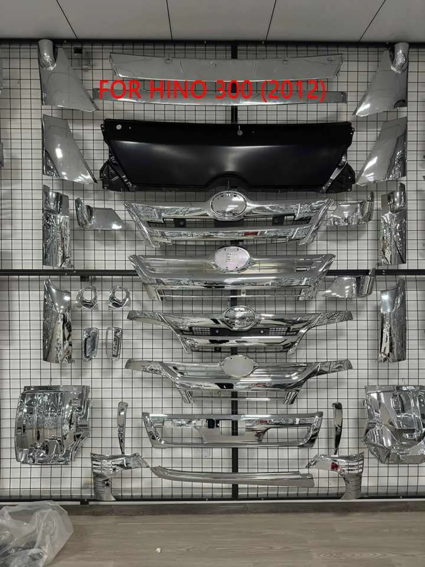 Chrome / Black Plastic / Metal Fender / Mud Flap for Hino 300 Dutro