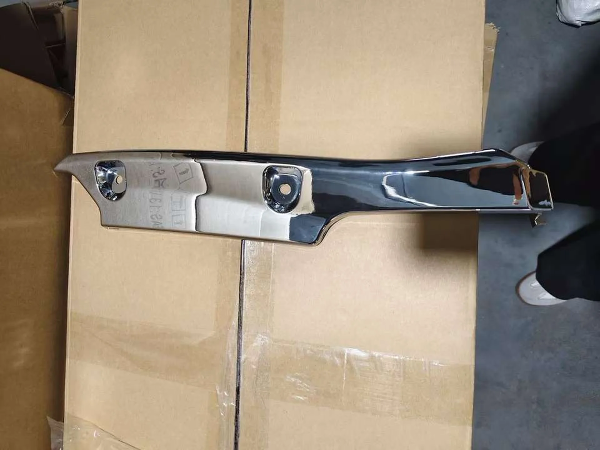 41CM Chrome Plastic Bumper for Hino Dominator 500 / New 500