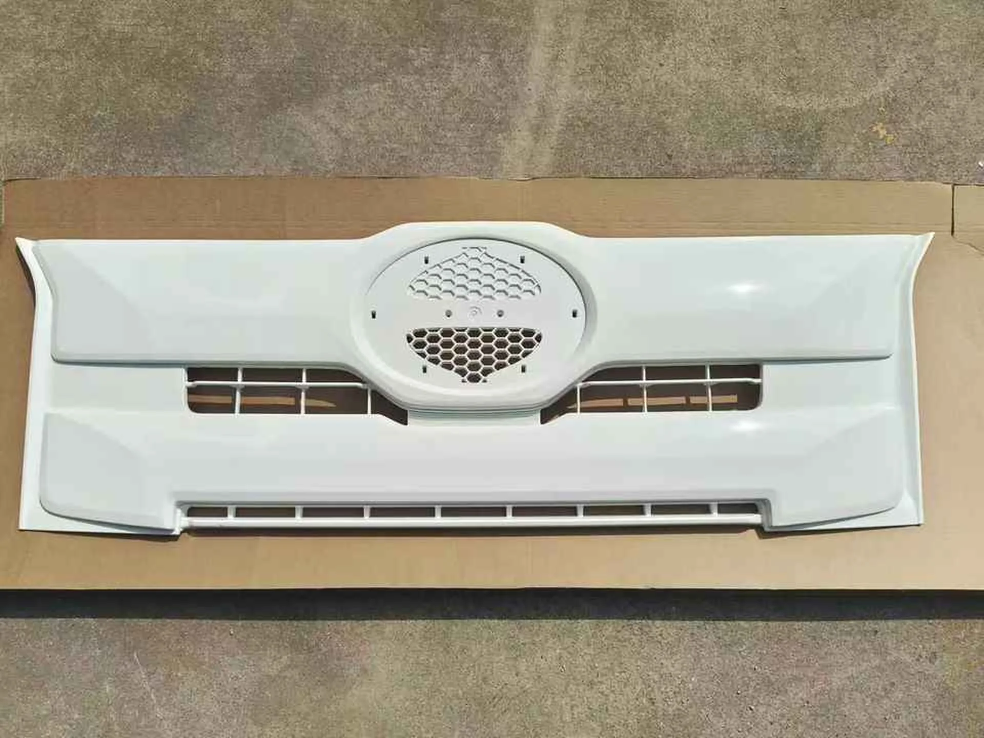Chrome / White Plastic Grille for Hino New Mega 700