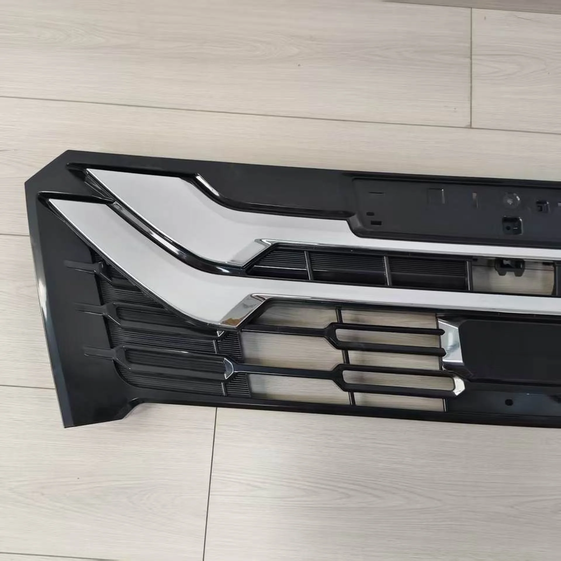 Chrome / Black Plastic Grille for Isuzu New Elf 2023