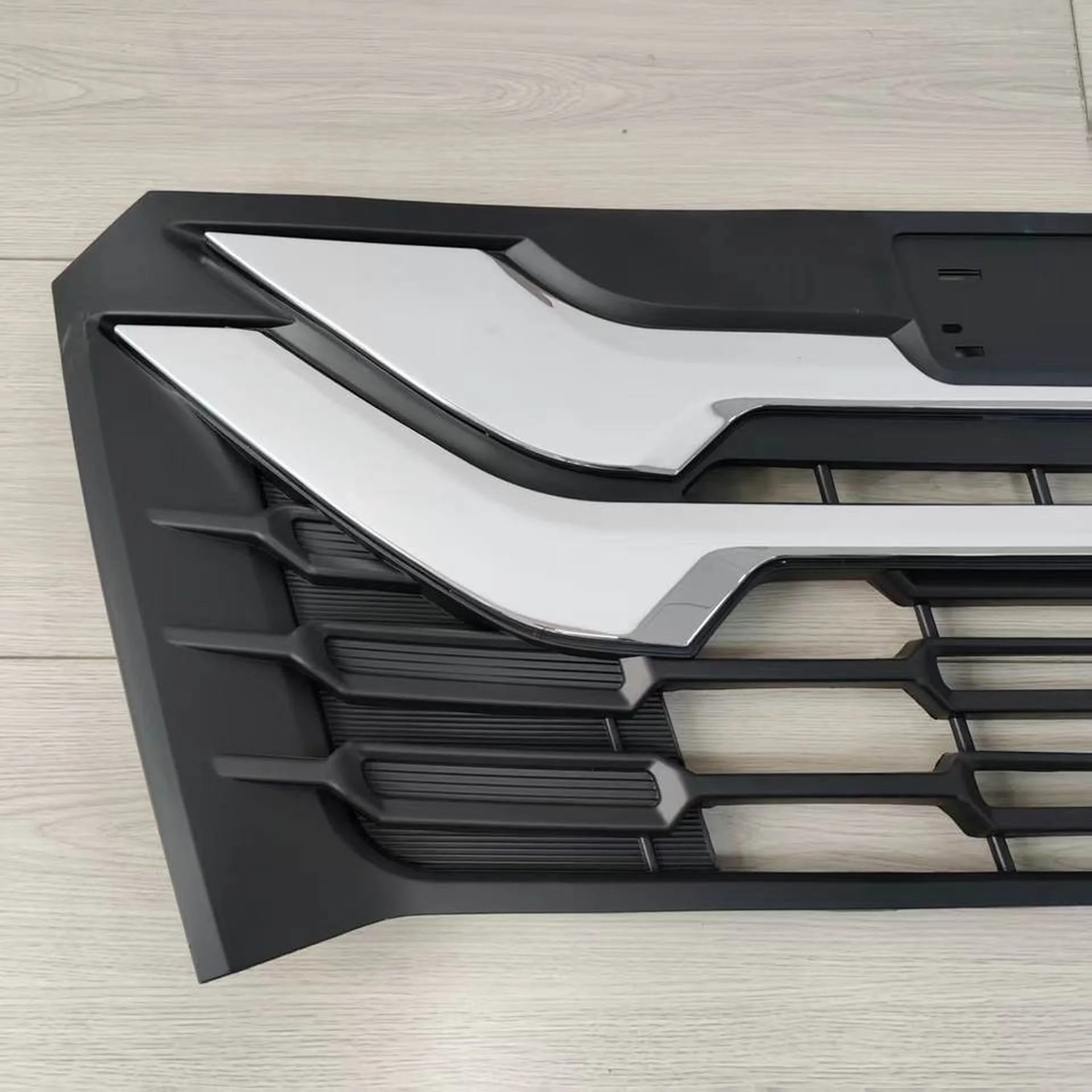Chrome / Black Plastic Grille for Isuzu New Elf 2023