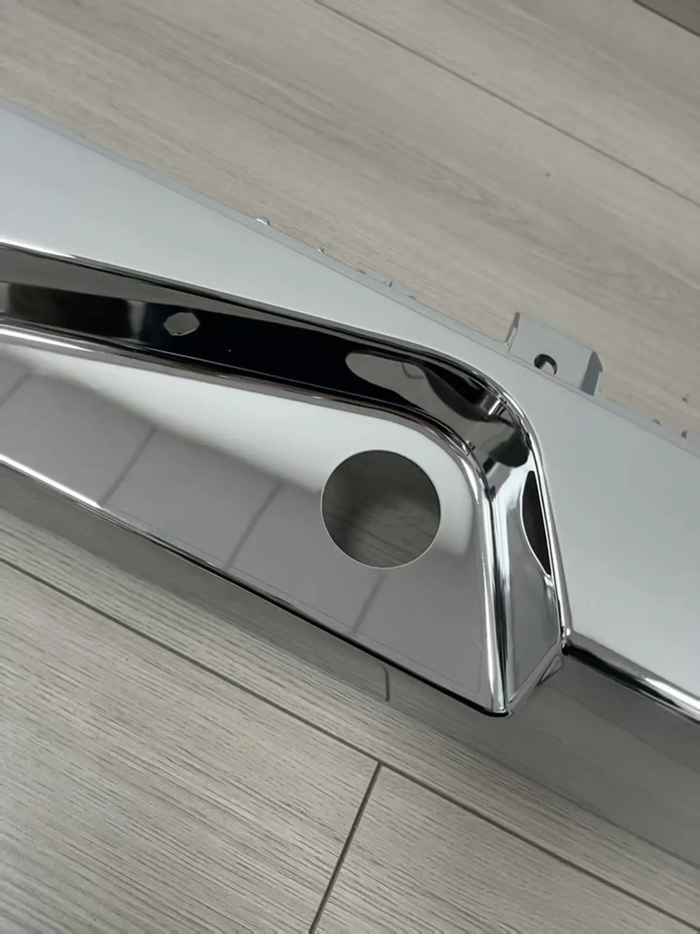 Chrome Plastic Wiper Panel / Arm for Isuzu New Elf 2023