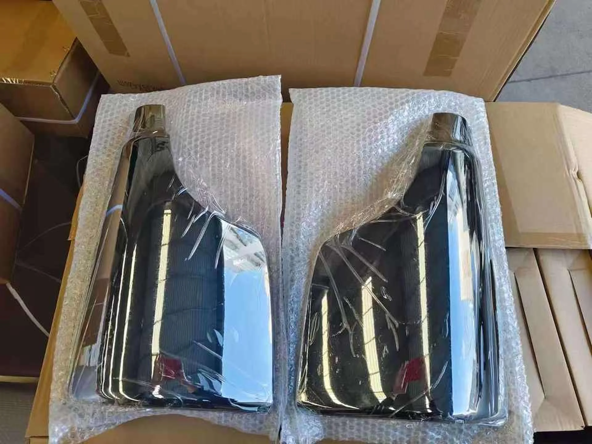 Chrome Plastic Corner Panel for Isuzu NPR 100P