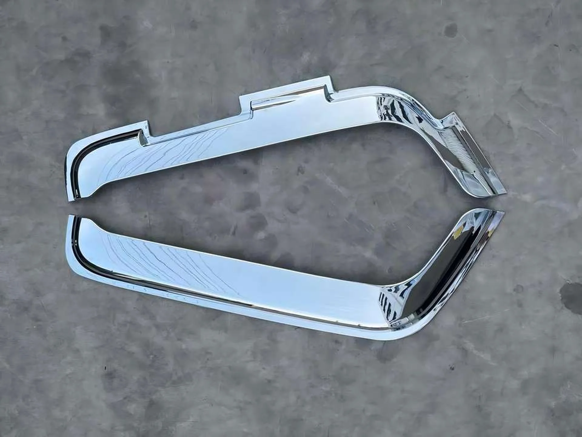 Chrome Plastic Rain Shield / Visor for Isuzu Giga 2017