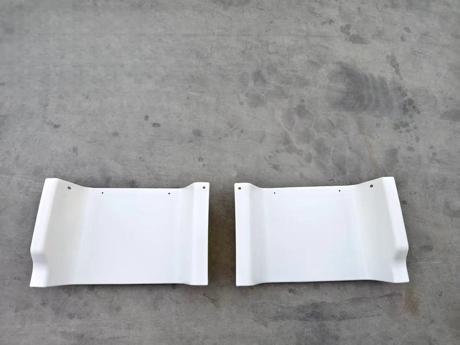 47*22CM White Plastic Step Panel for Isuzu Giga 2017