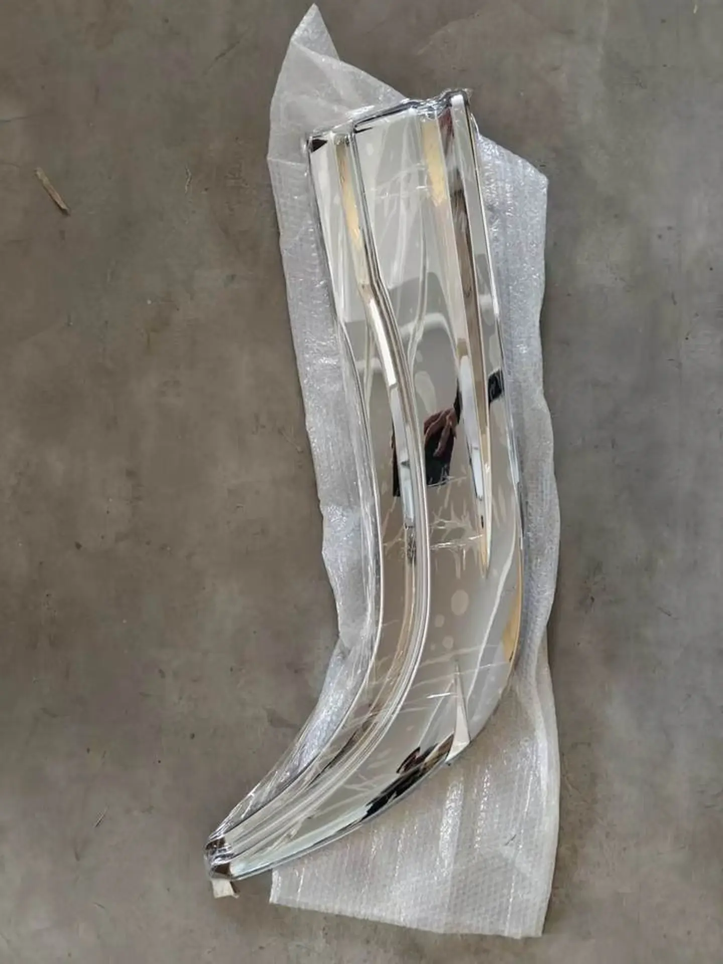 Chrome Plastic Fender / Mud Flap for Isuzu Giga 2010-2012