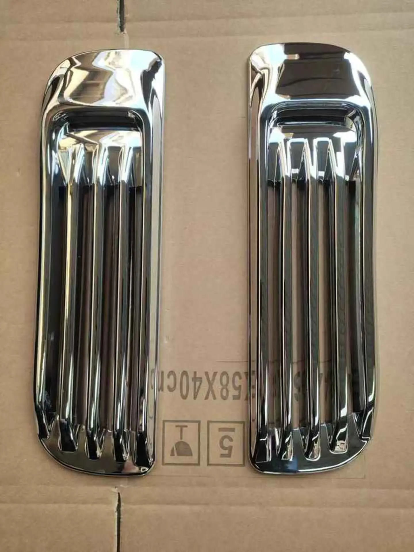 Chrome Plastic Grille for Isuzu Giga 2010-2012