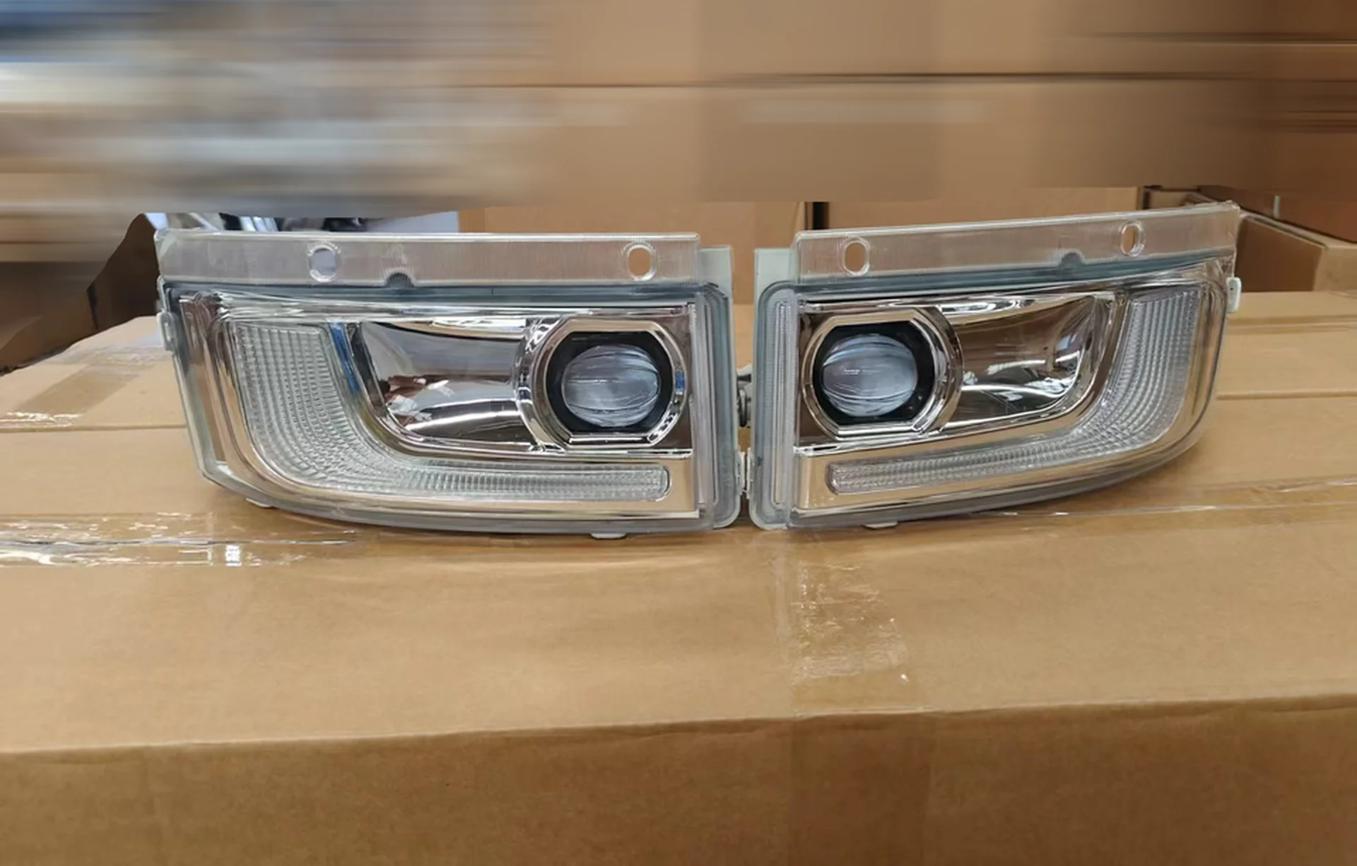 Plastic Fog Lamp for Isuzu Giga 2010-2012