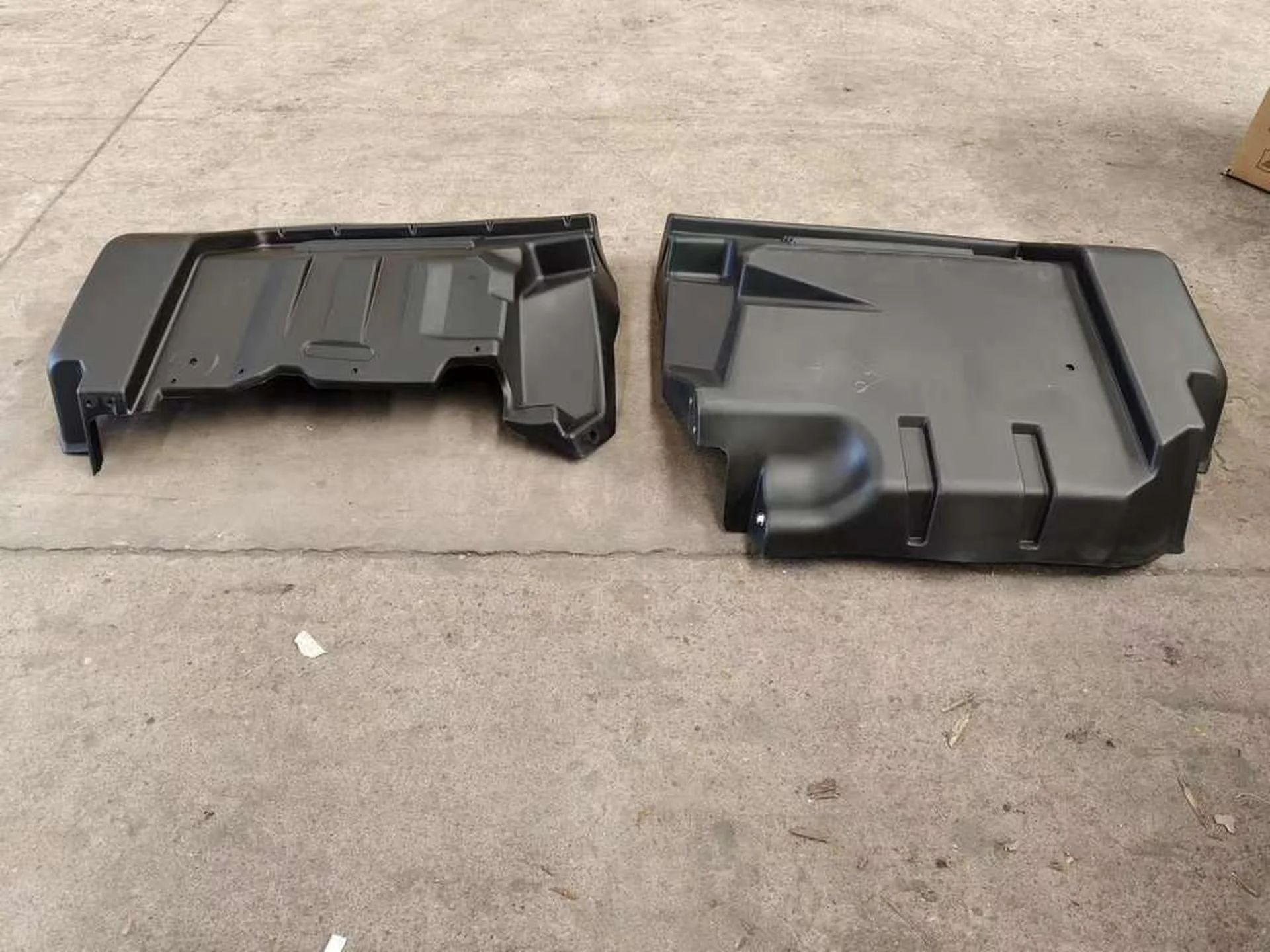 Black Plastic Fender / Mud Flap for Isuzu Deca 360