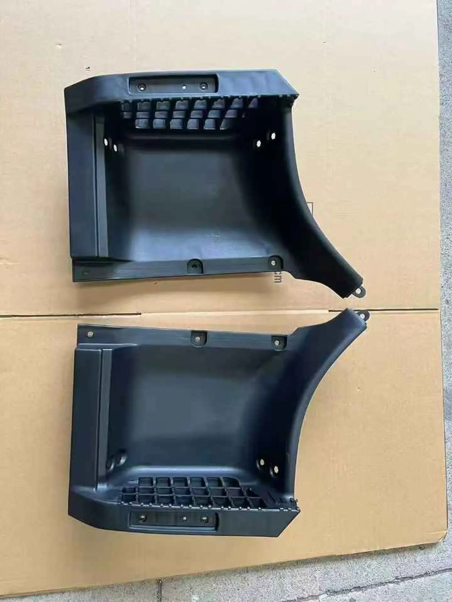 Black Plastic Step Panel for Isuzu Forward / FRR