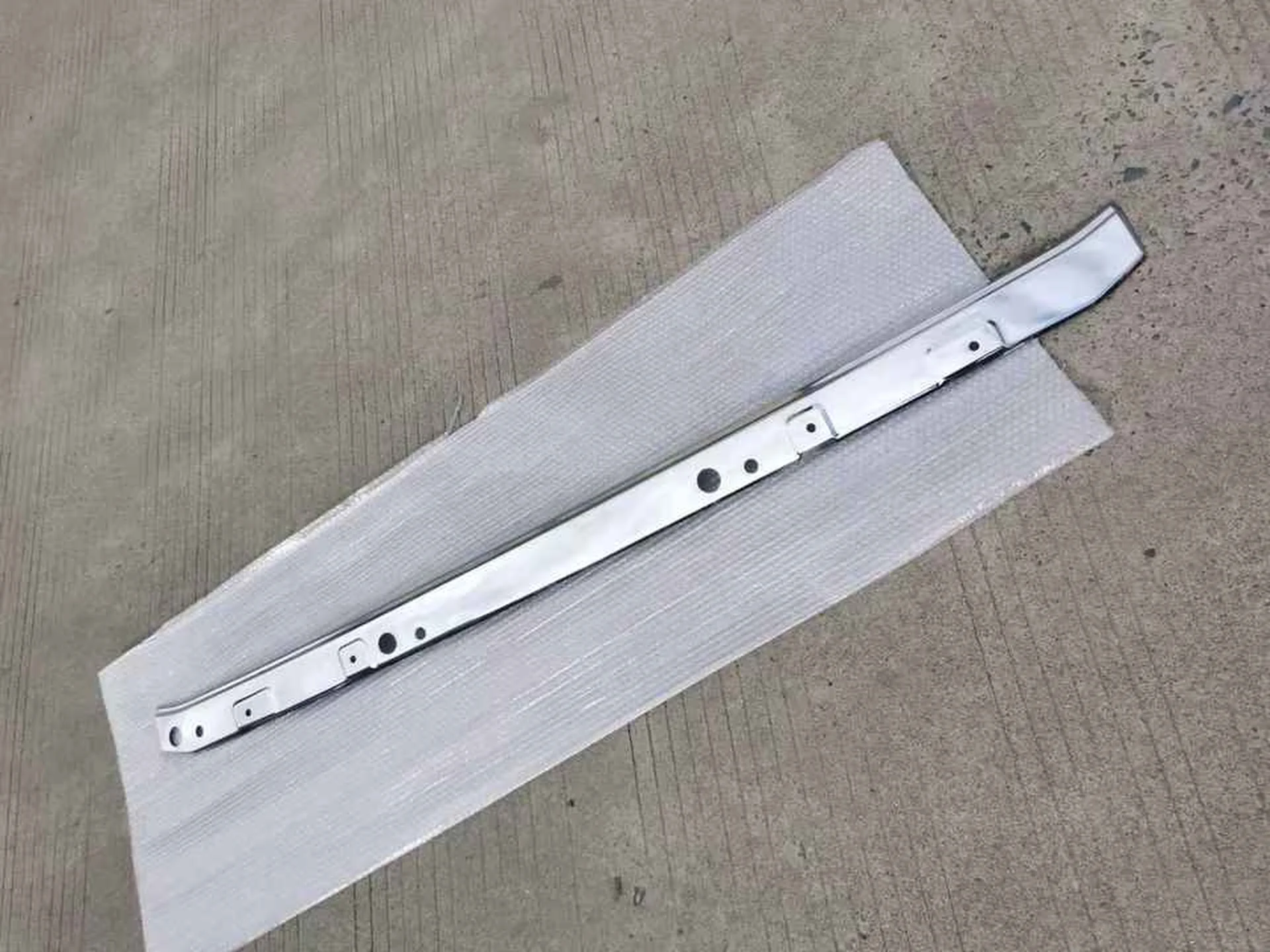 Chrome Plastic Wiper Panel / Arm for Isuzu Forward / FRR
