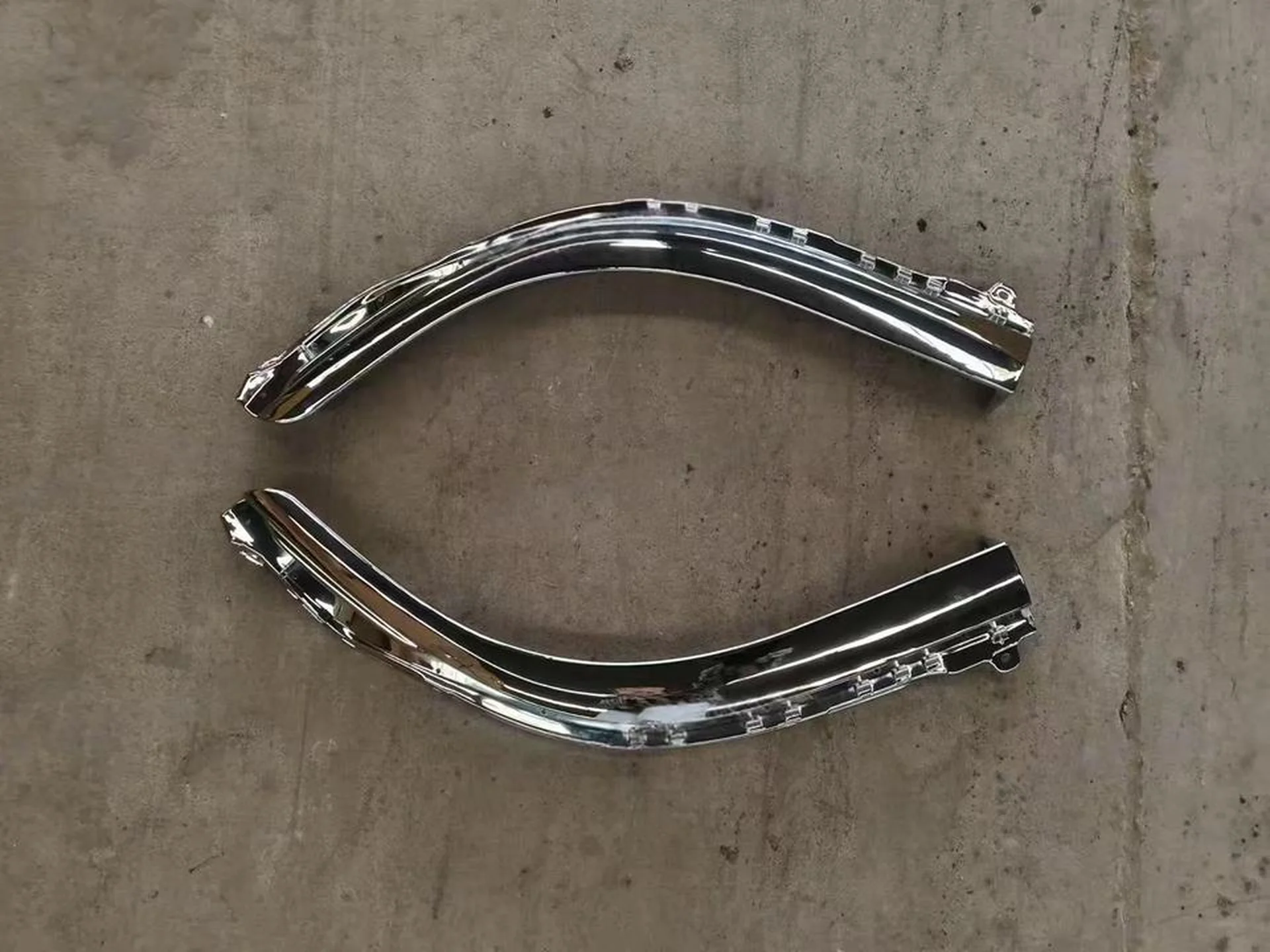 Chrome Plastic Fender / Mud Flap for Isuzu NPR 700P