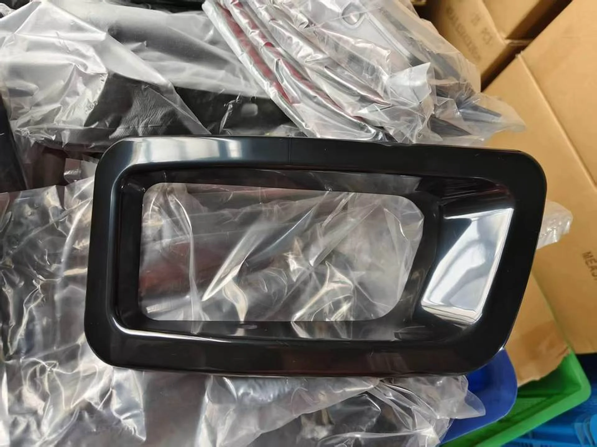 Chrome / Black Plastic Lamp Cover for Isuzu NPR 700P