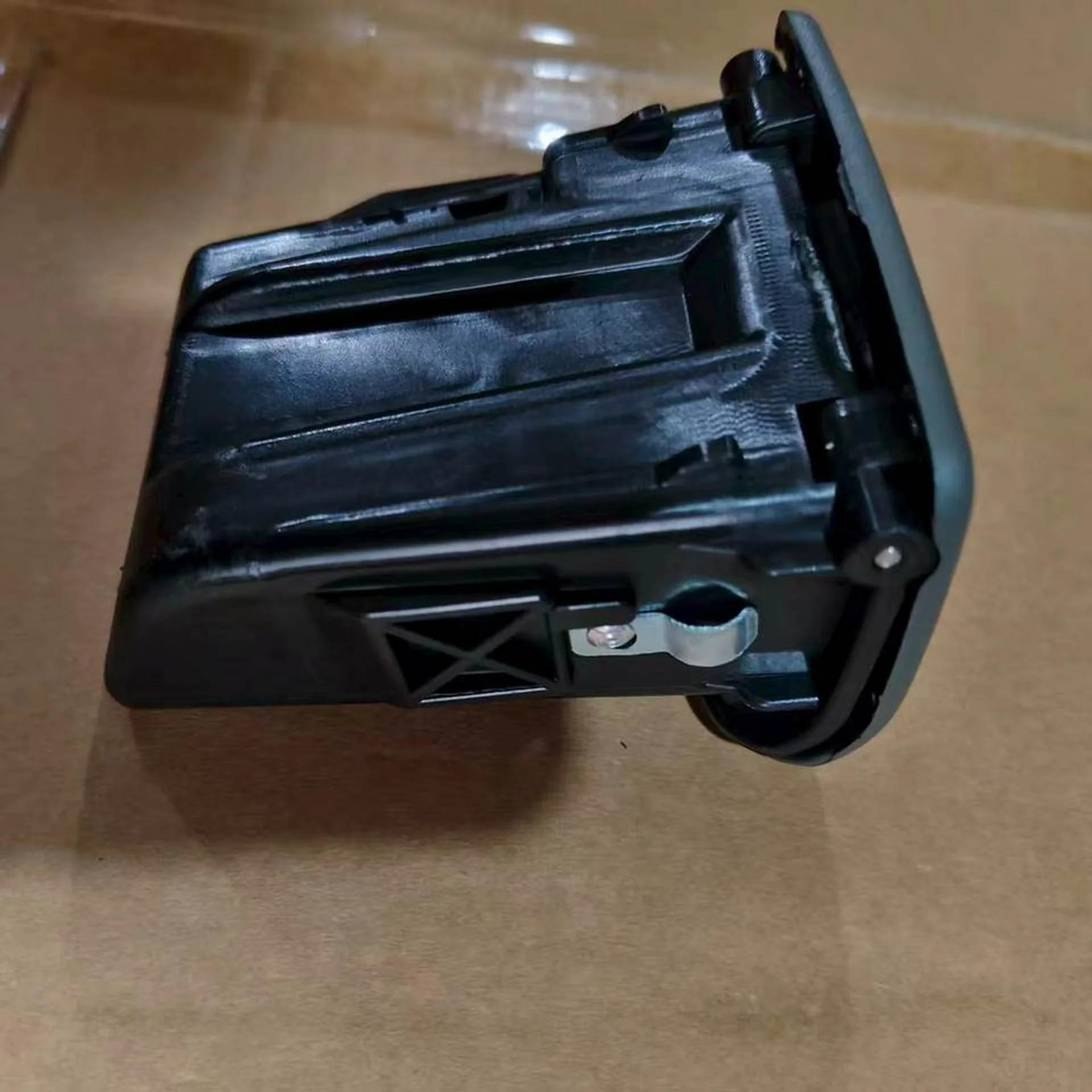 Black Plastic Ashtray for Isuzu NPR 700P