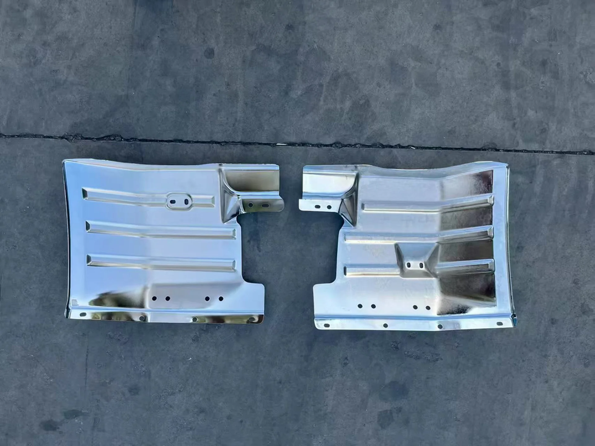 Chrome Metal Fender / Mud Flap for Isuzu NQR 600P
