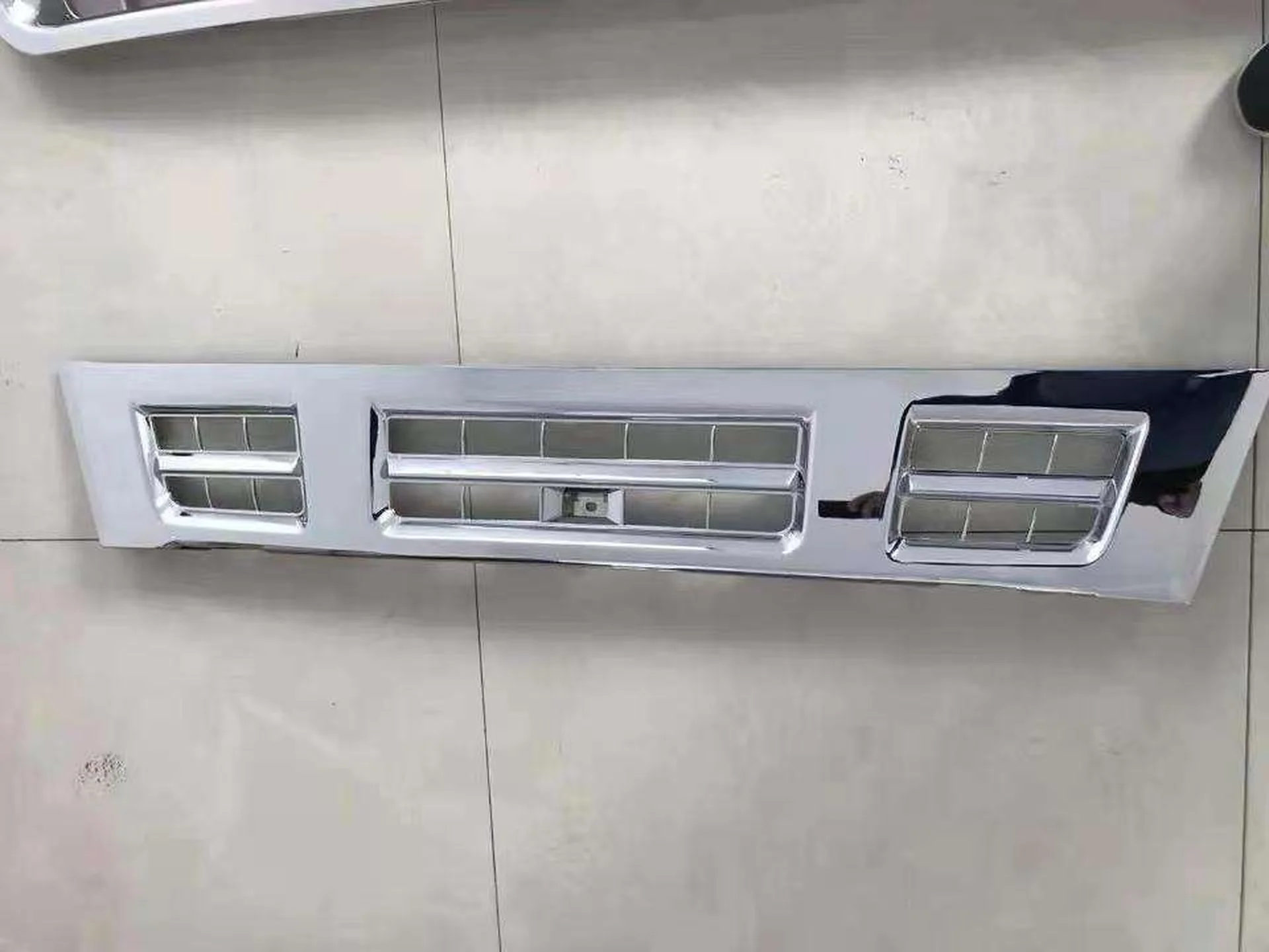135CM Chrome Plastic Grille for Isuzu NQR 600P