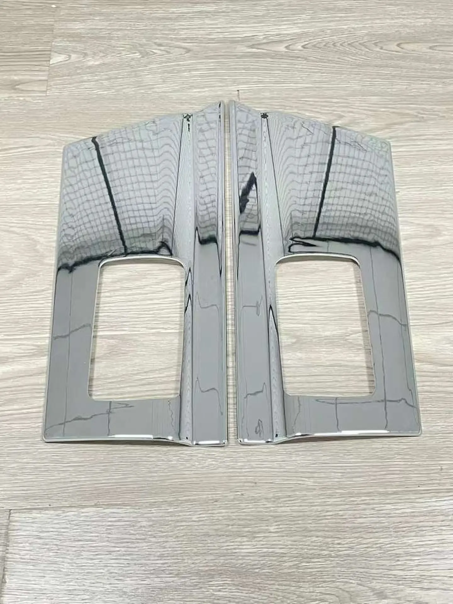 Chrome Plastic Door / Window Trim for Isuzu NQR 600P