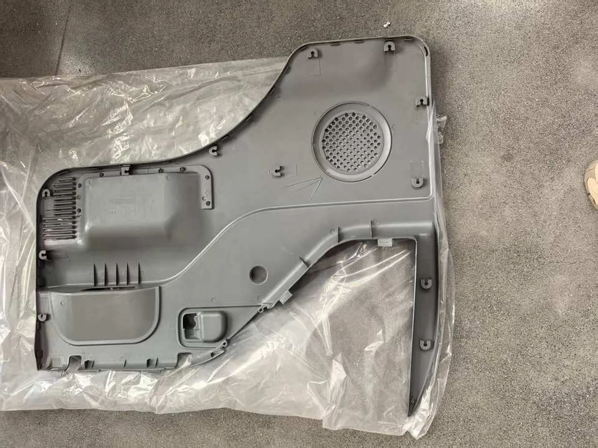 Gray Plastic Door / Window Trim for Isuzu NPR 100P