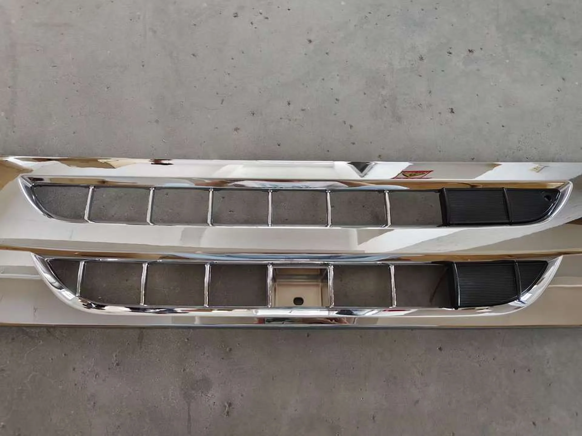Chrome / Black Plastic Grille for Isuzu NPR 100P