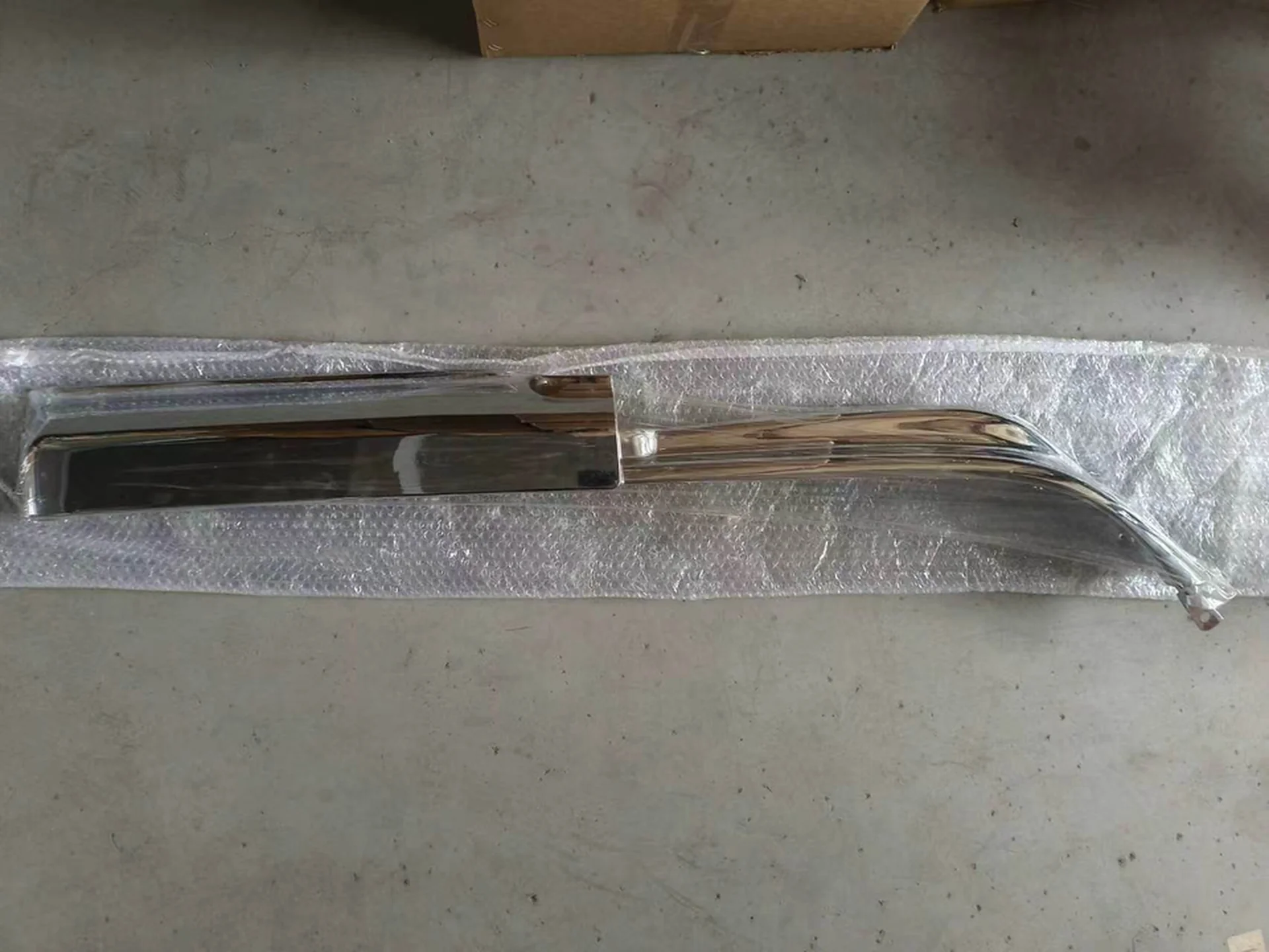 Chrome / White Plastic Fender / Mud Flap for Isuzu Deca 270/320