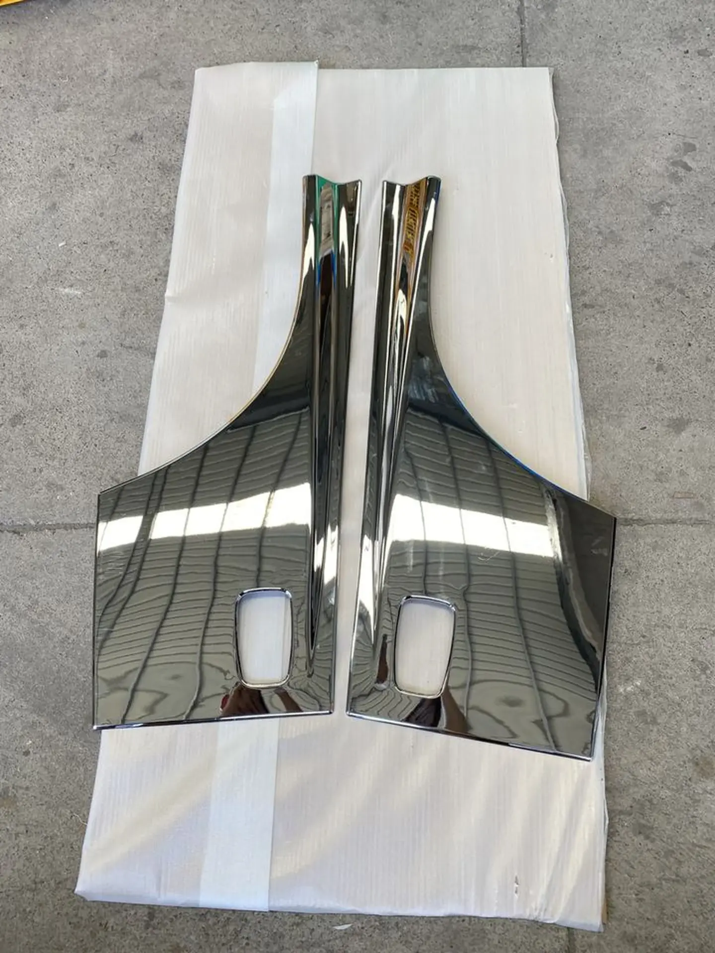 Chrome Plastic Door / Window Trim for Hino Mega 700