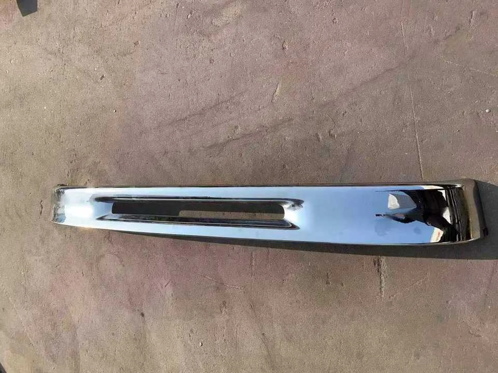 Chrome Metal Bumper for Mitsubishi FN627 / FM617