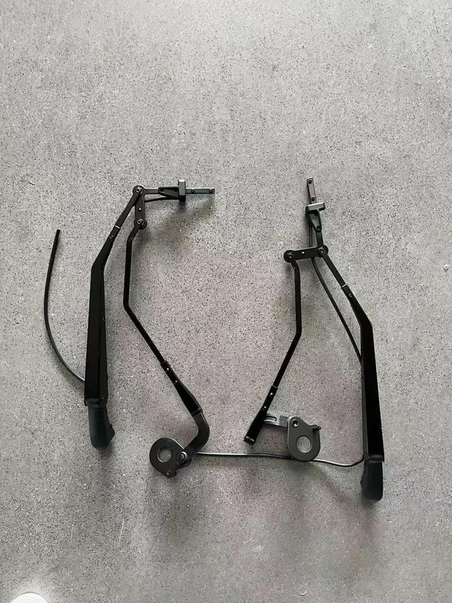 Black Metal Wiper Panel / Arm for Mitsubishi FM1524 / FM65F