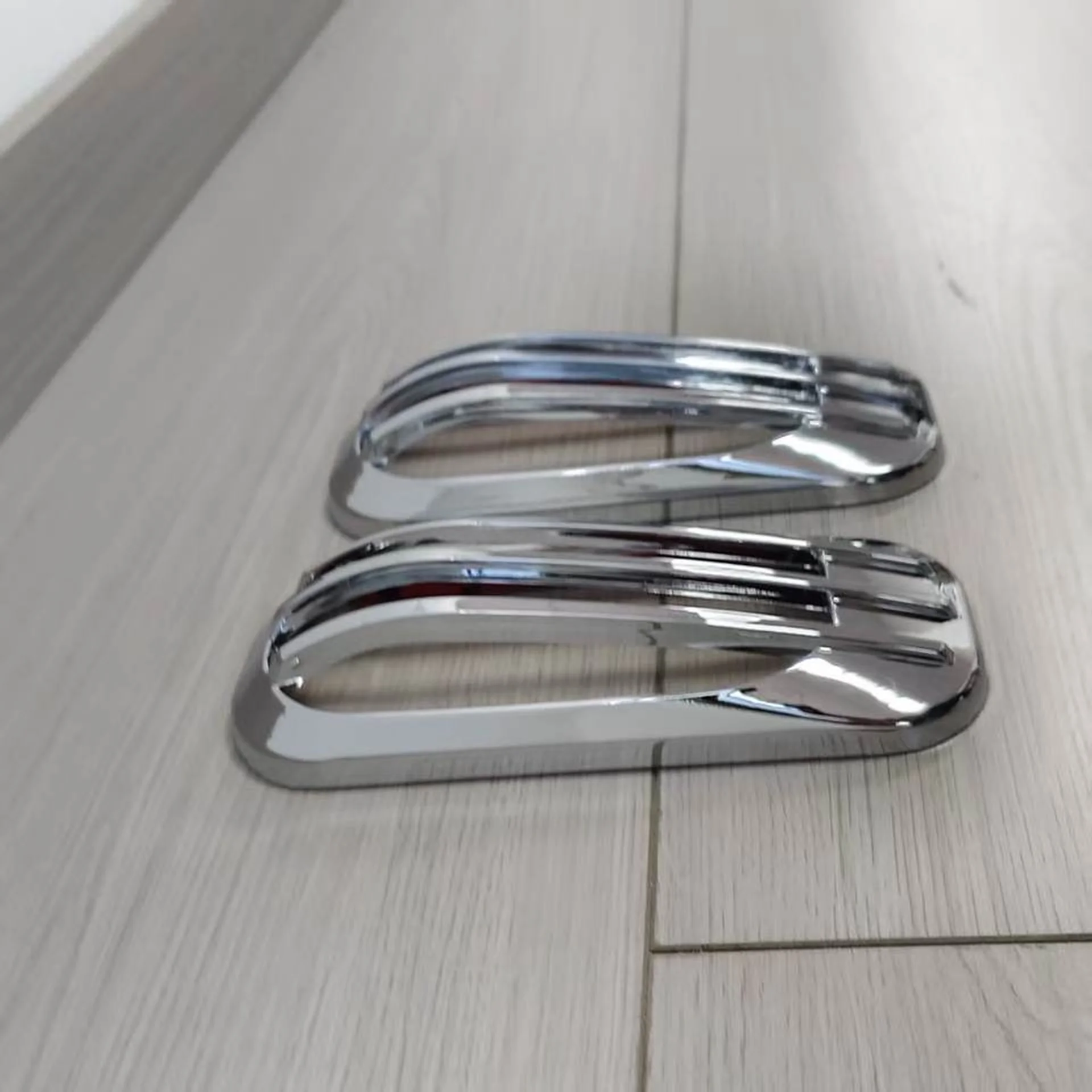 Chrome Plastic Corner Lamp for Mitsubishi Fuso 2020