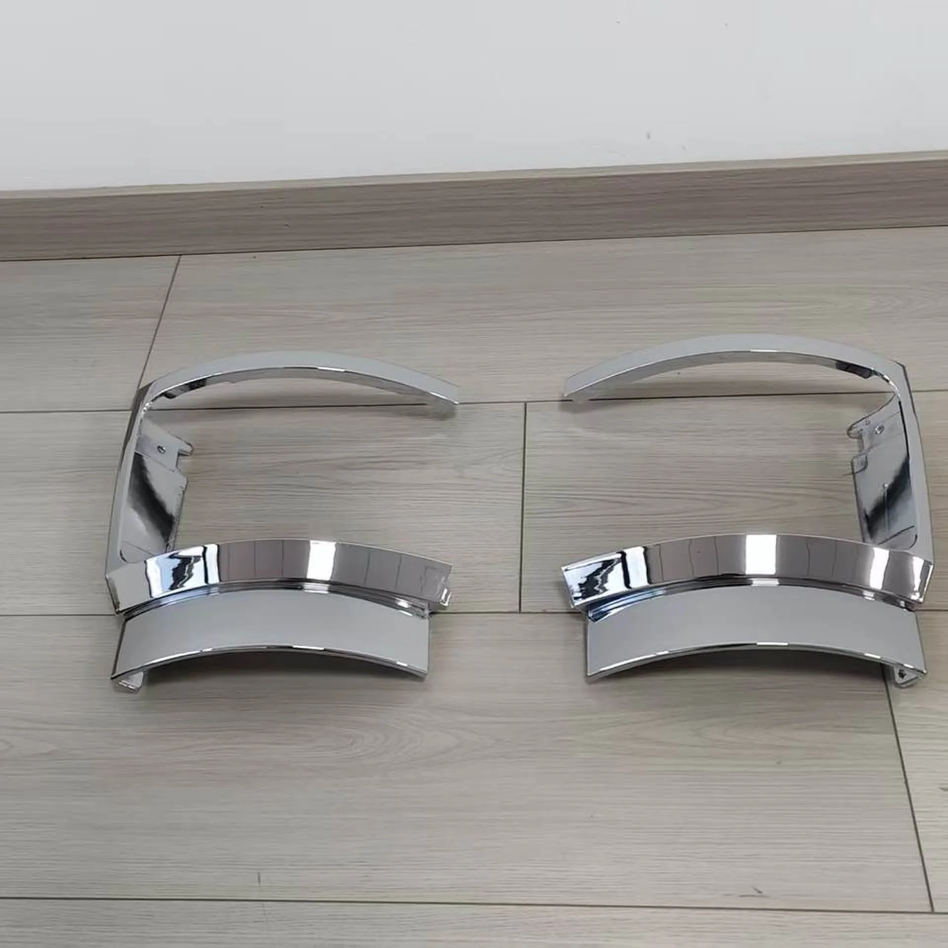 24*11CM Chrome Plastic Corner Lamp for Mitsubishi Fuso F380