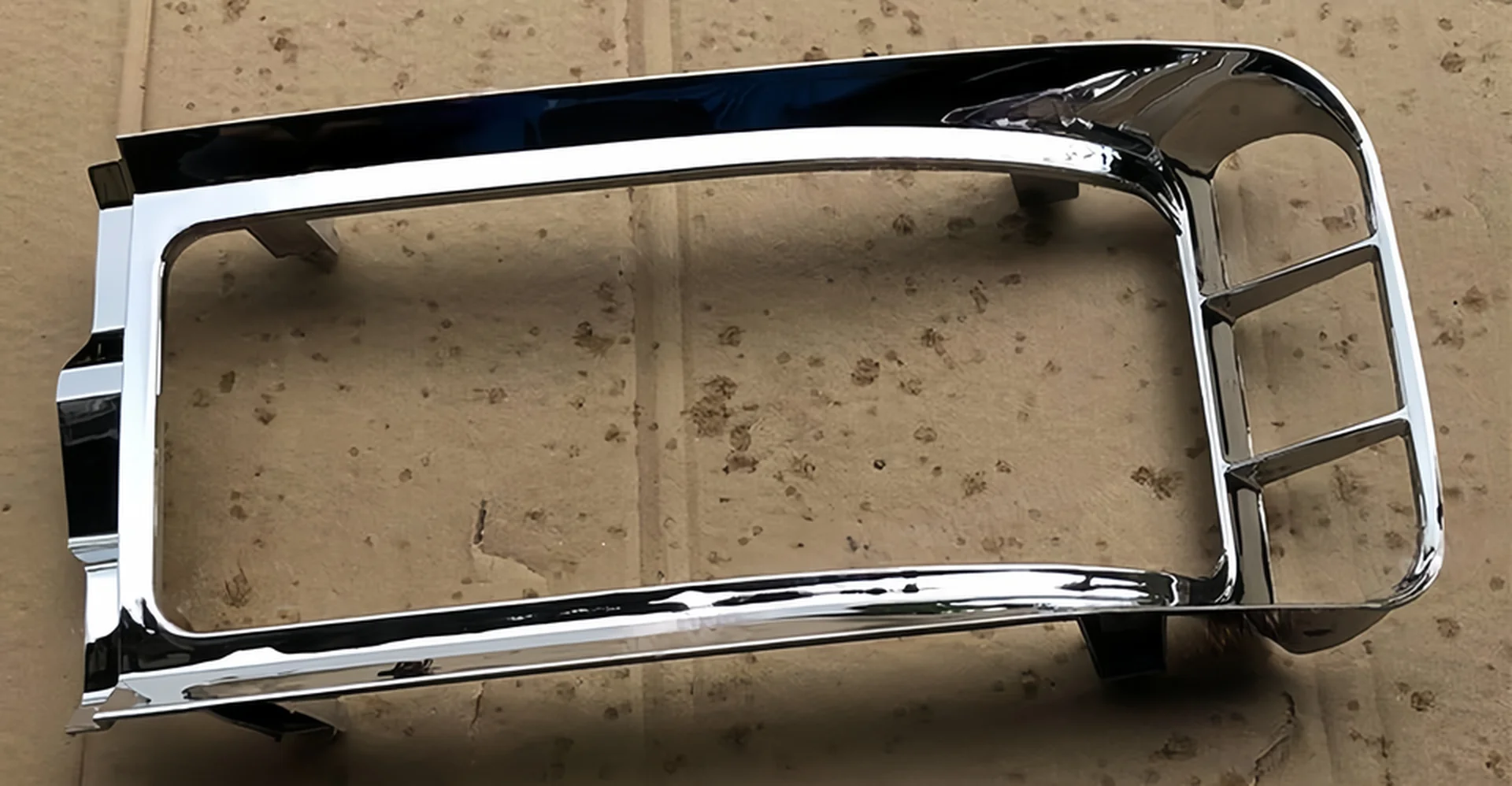37*16CM Chrome / Black Plastic Fog Lamp for Mitsubishi Fuso F380