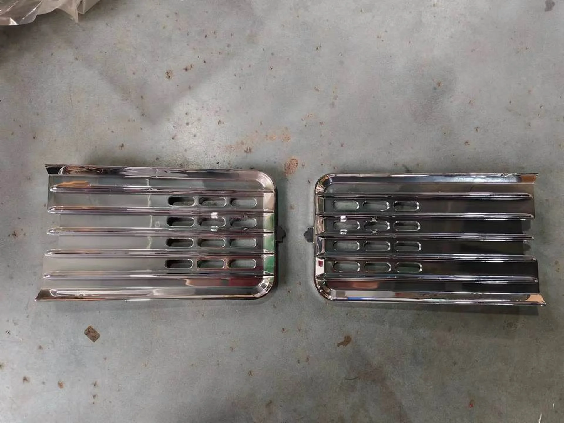 16*27.5CM Chrome Plastic Bumper for Mitsubishi Fuso F380