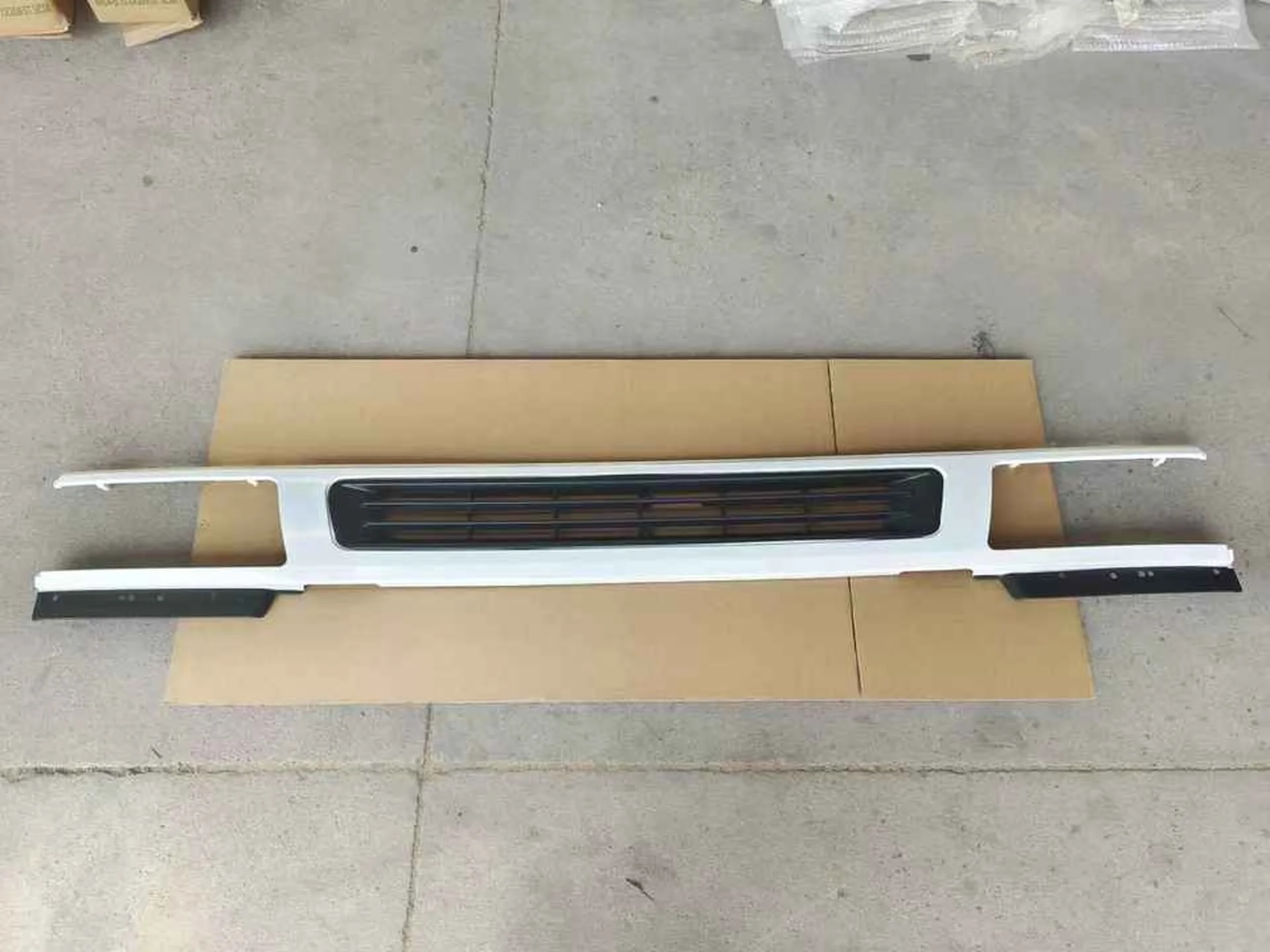 210CM Chrome / Black Plastic Grille for Mitsubishi Fuso F380