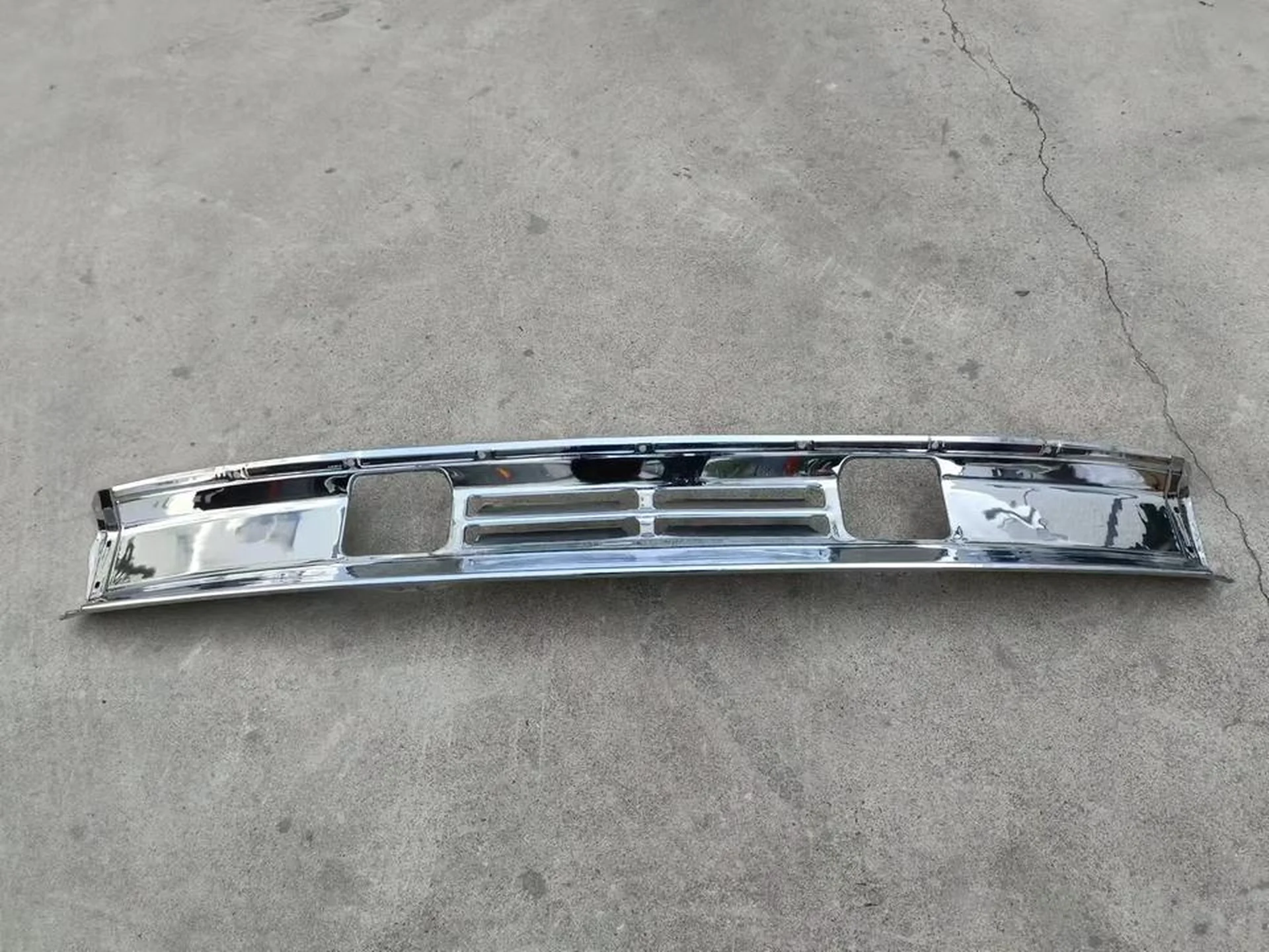 Chrome Metal Bumper for Mitsubishi F320 / F330