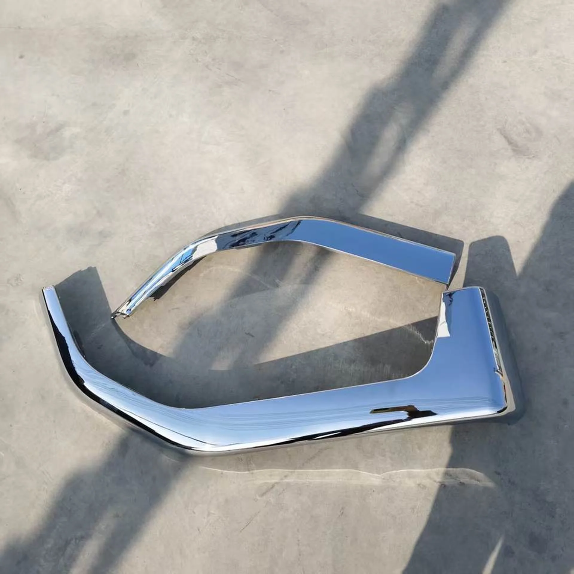 Chrome Plastic Fender / Mud Flap for Mitsubishi FM1524 / FM65F