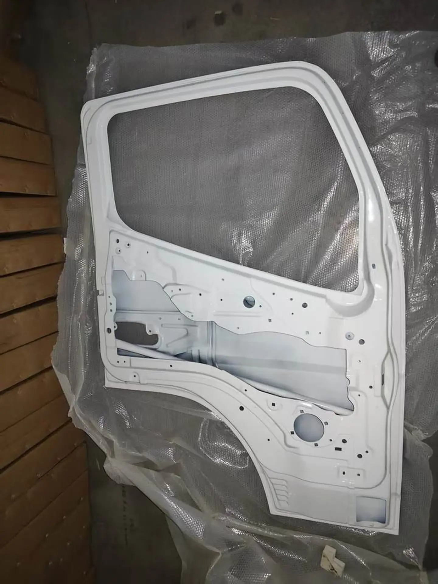 153CM White Metal Door for Mitsubishi Canter 2007